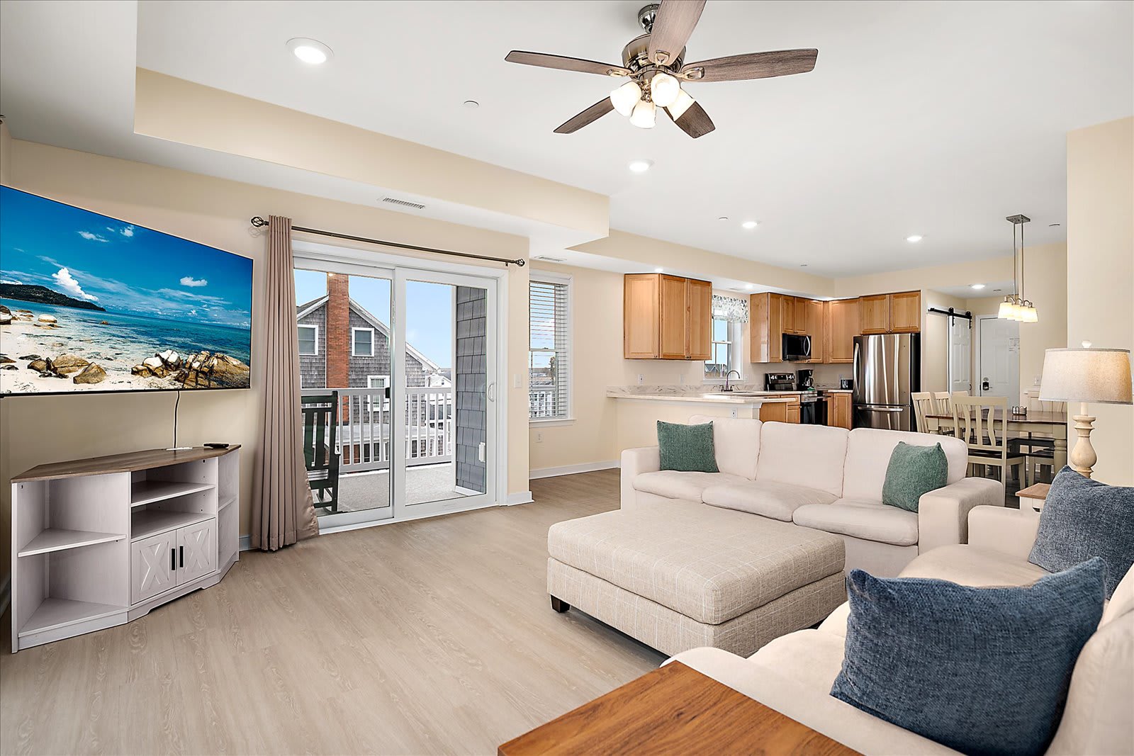 Oceanside Condo Steps from the Beach and Boardwalk | Photo 3