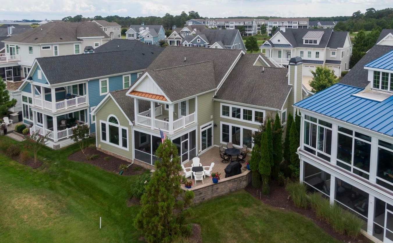 Bayside New Listing Located on 14th Fairway | Photo 2