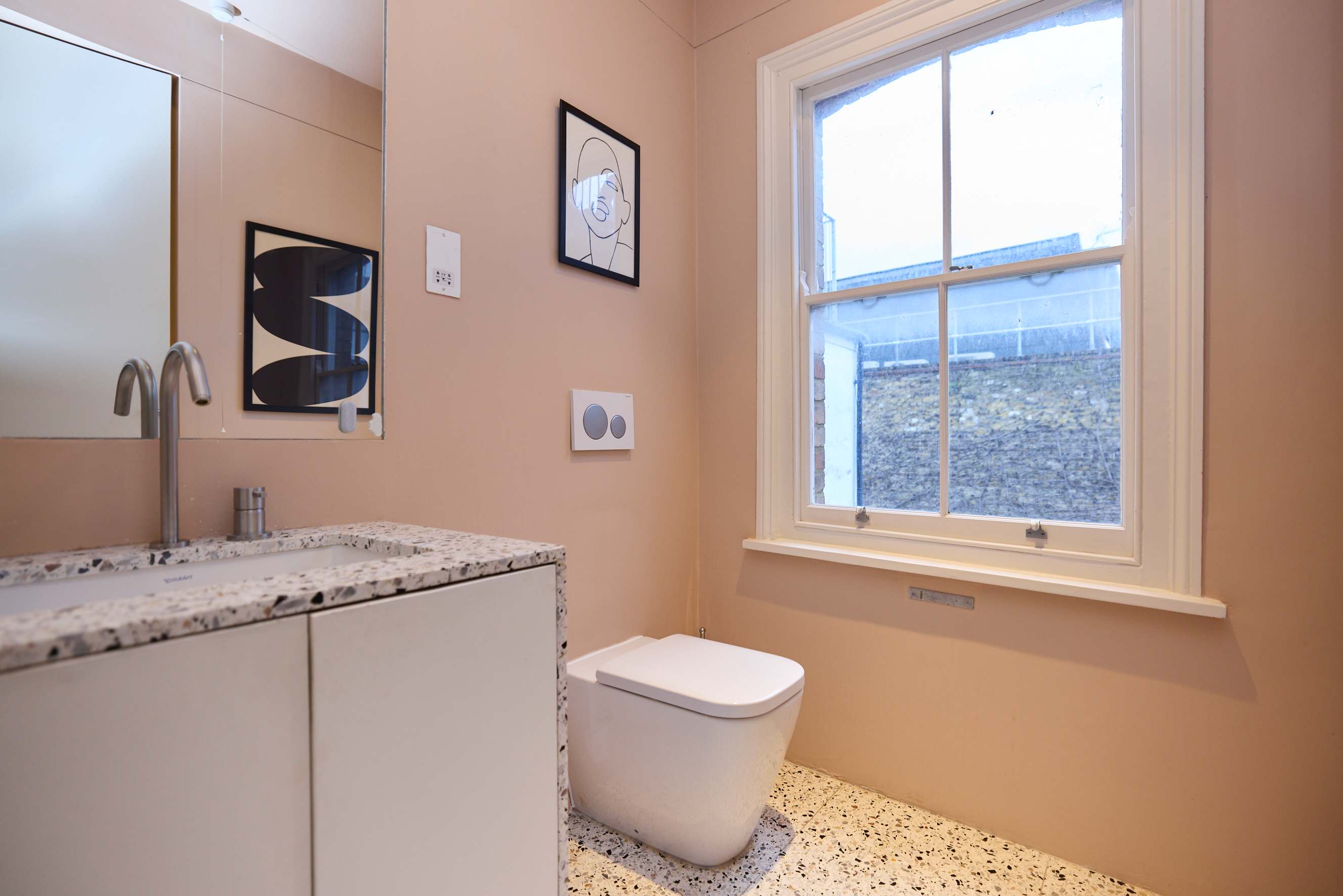Above the Heath in Fleet Road 138 NW3 2QX - Property image 16 - VivreStays