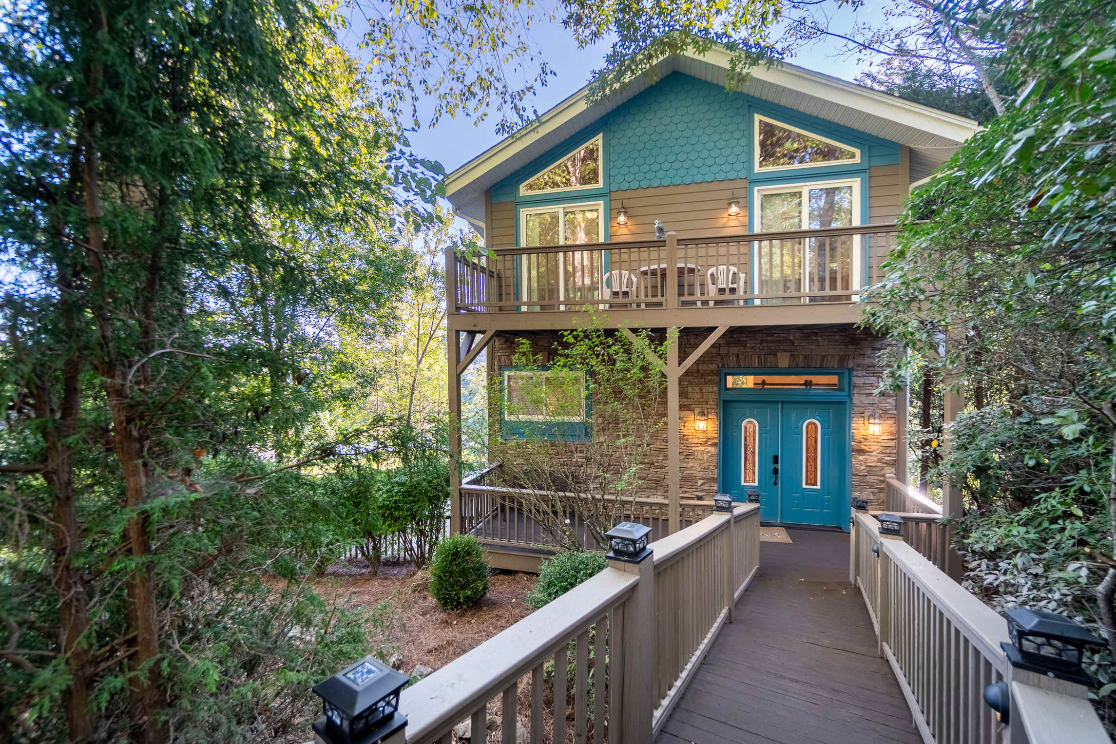 Upscale Mountain Retreat, Hot Tub & Game Room!