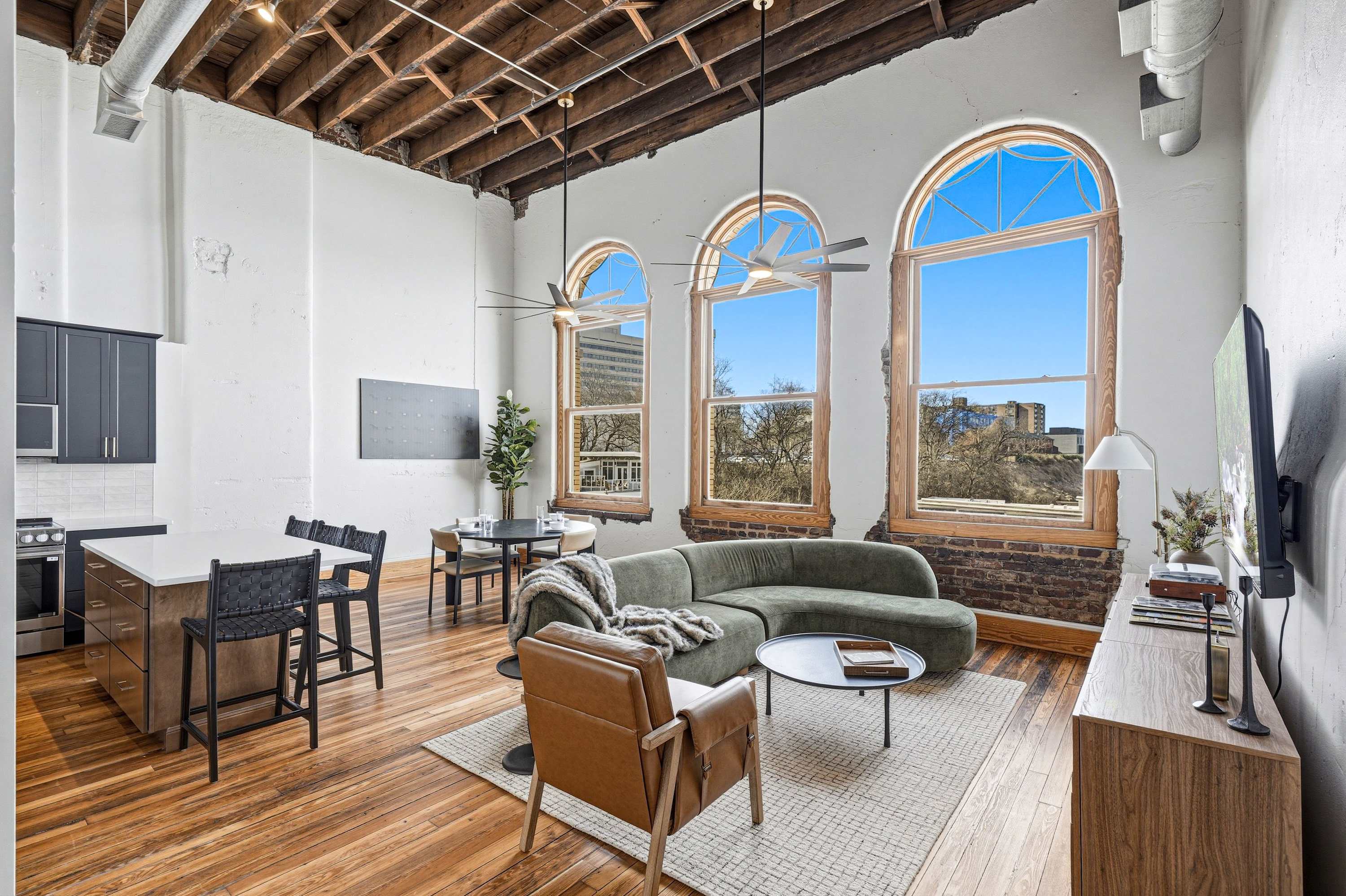 Historic Loft, Sleeps 6ใปNear Downtown Knoxville โ Knoxville, TN โ vacation rental