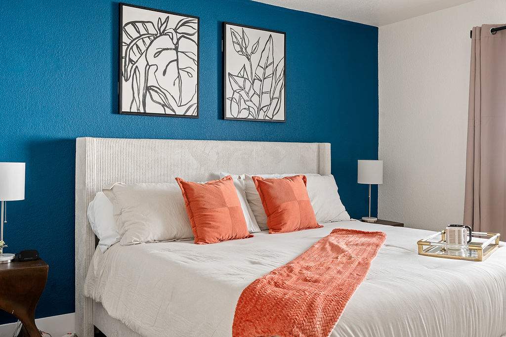 Haven House | King Bed & Backyard + Pool