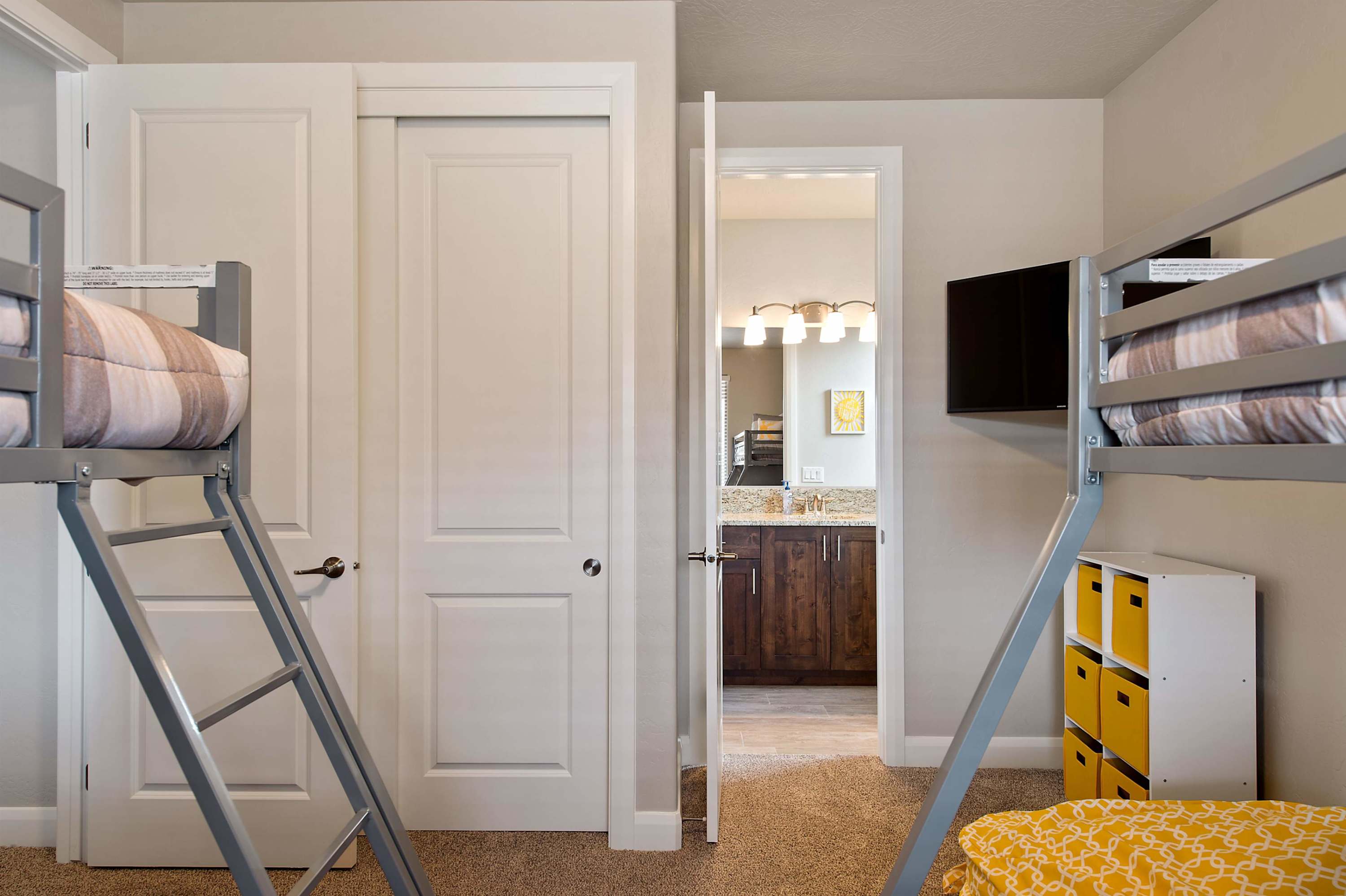 105 - Bunk room 6 with 2 twin over full bunks