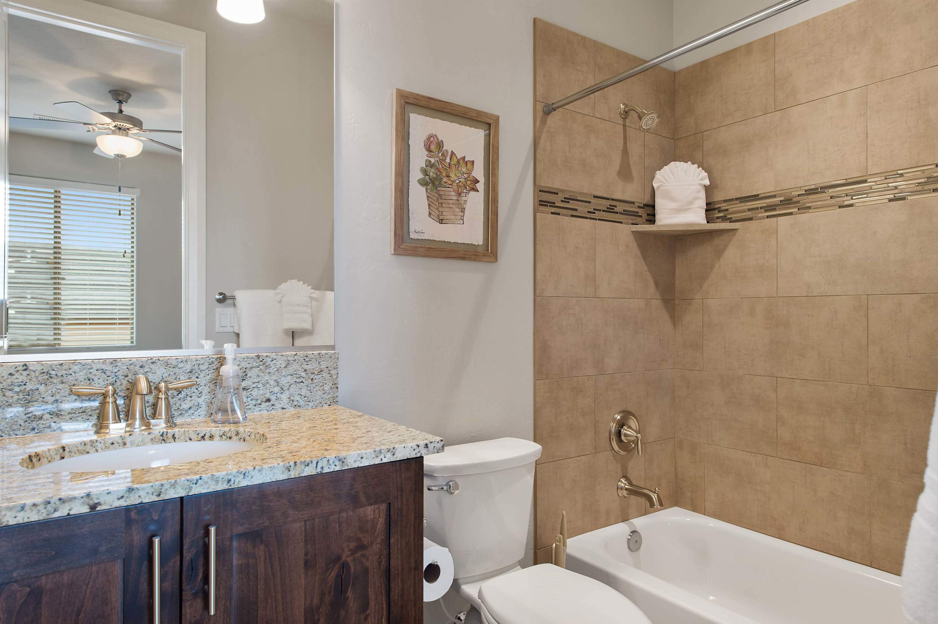 105 - Master bathroom 3 upstairs with tub/shower combo