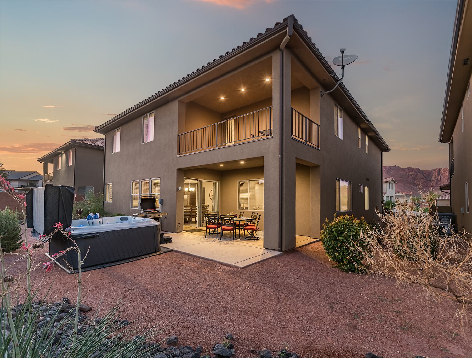 105 - Enjoy a BBQ party or a soak in the hot tub