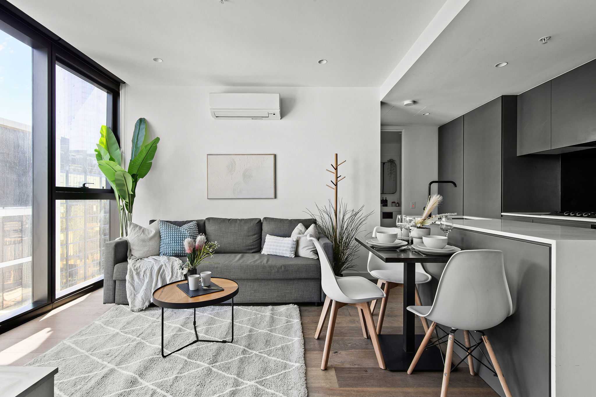 Stylish 2BR Close to Melbourne Central & QV — Melbourne, VIC — vacation rental
