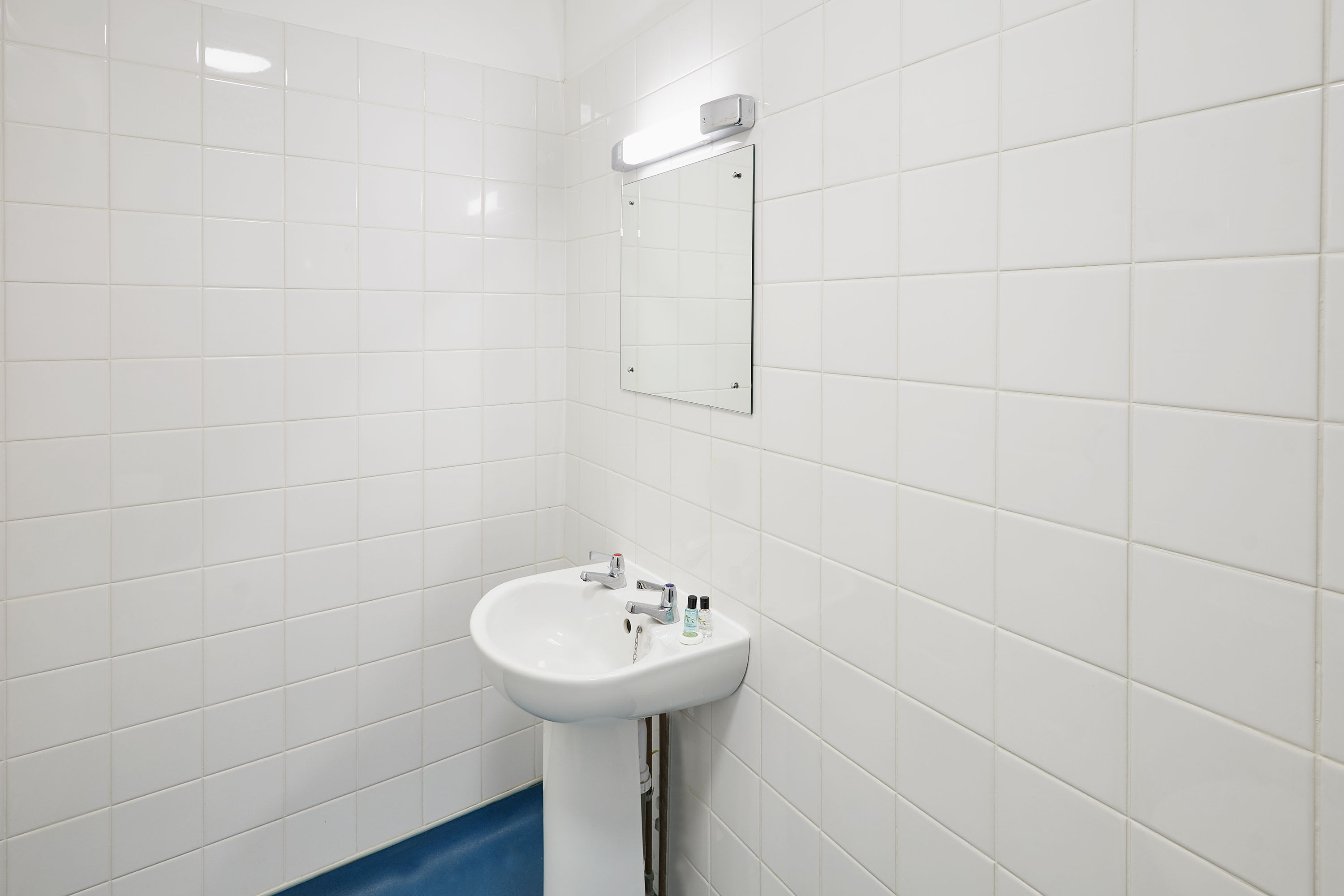 Saltburn House Hotel Twin Rooms 4 in Marine Parade 24 TS12 1EH - Property image 10 - VivreStays
