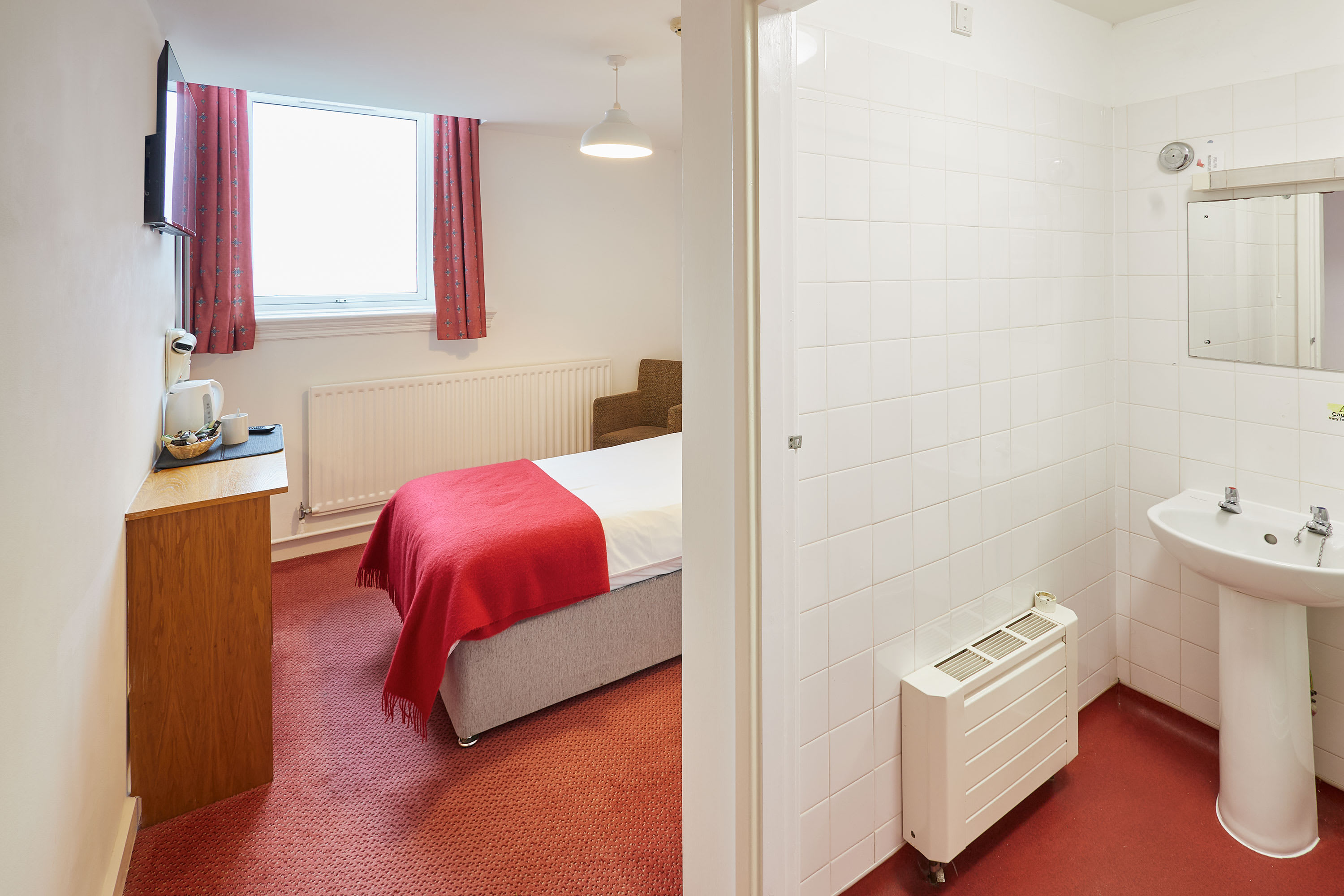 Saltburn House Hotel Single Room 4 in Marine Parade 24 TS12 1EH - Property image 6 - VivreStays
