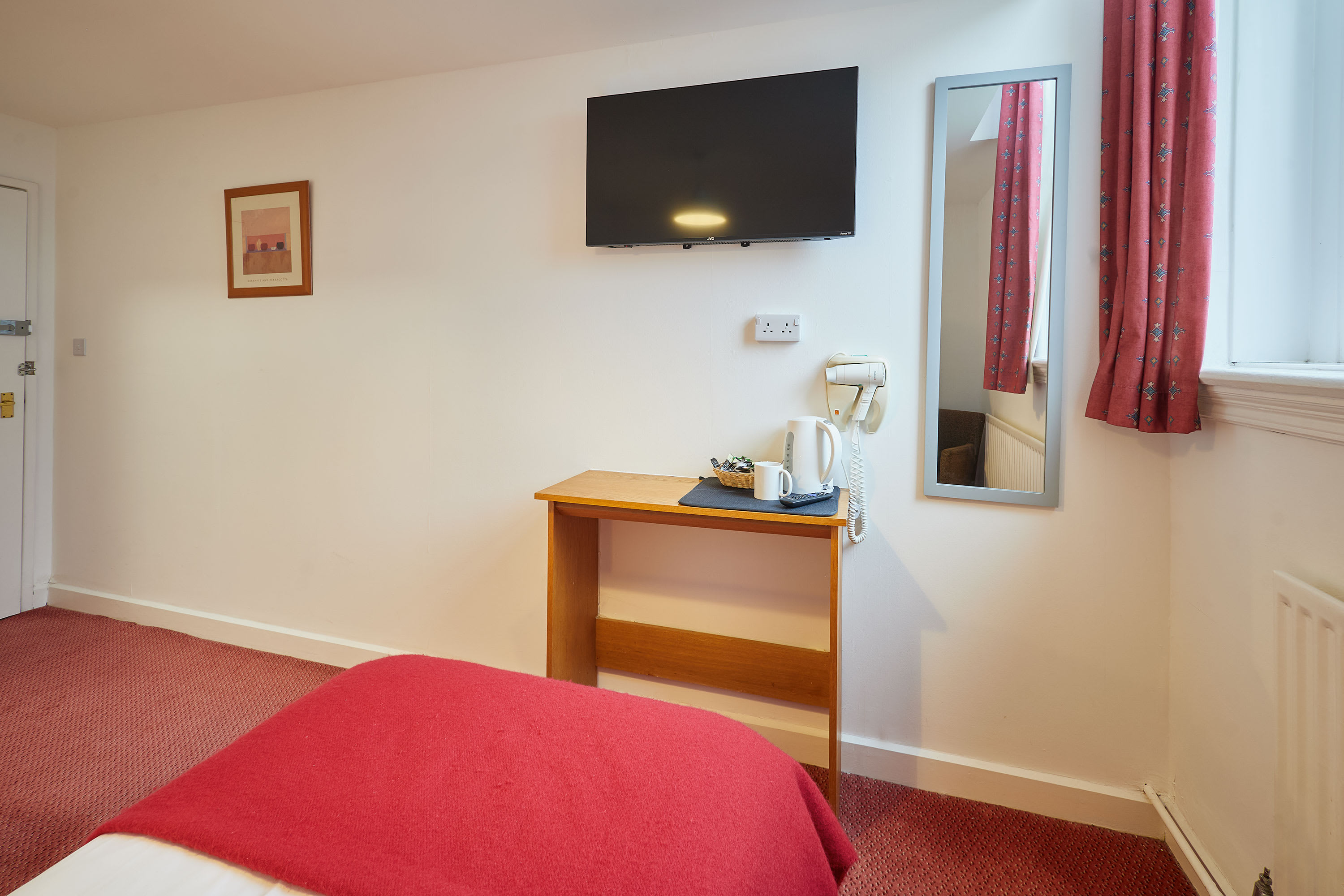 Saltburn House Hotel Single Room 4 in Marine Parade 24 TS12 1EH - Property image 9 - VivreStays