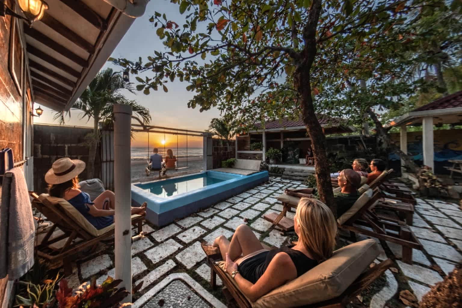 2 Beachfront casitas for 8 w Pool & AC, Wifi