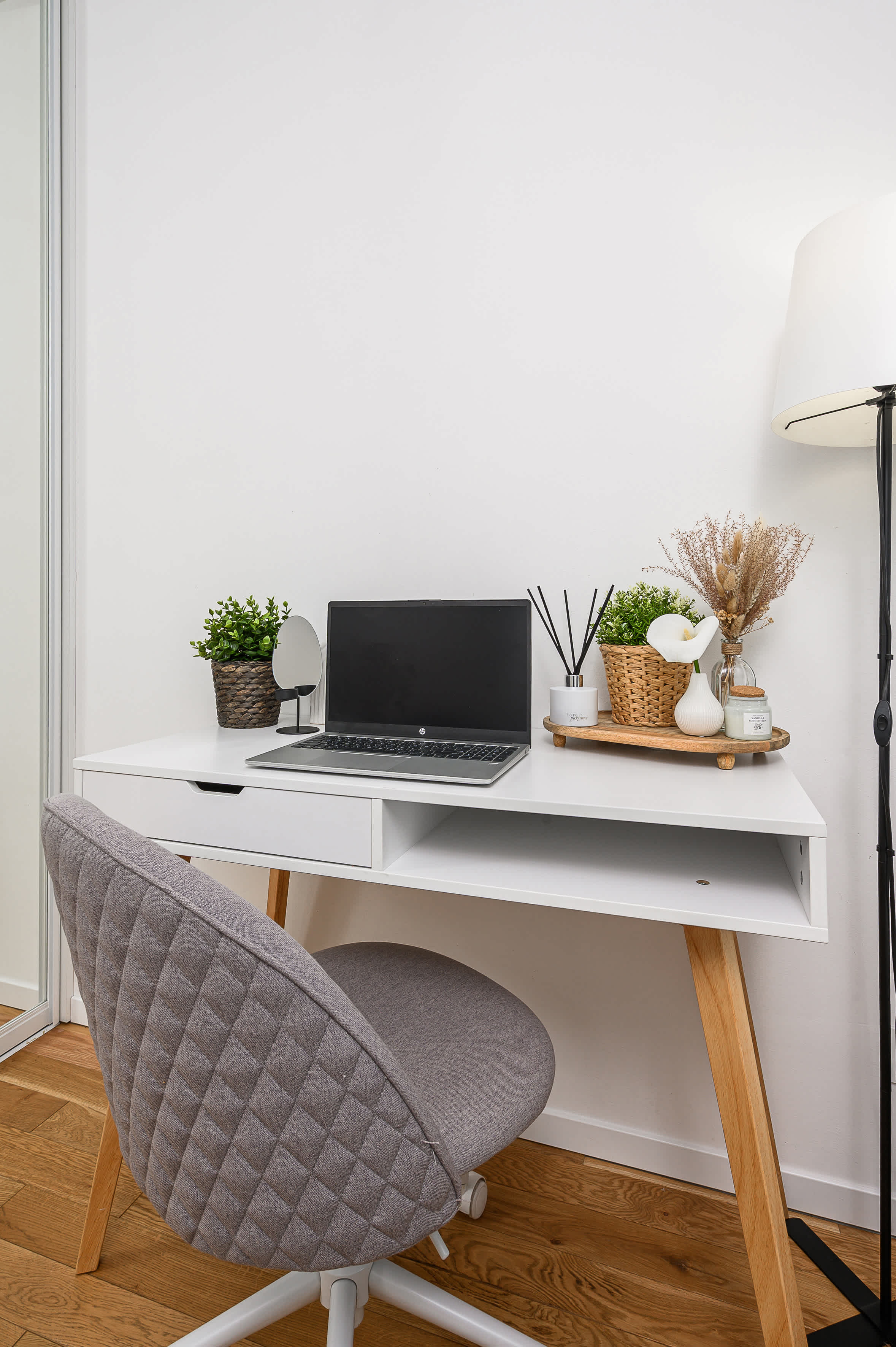 Lumina stylish 3-rooms apart with balcony