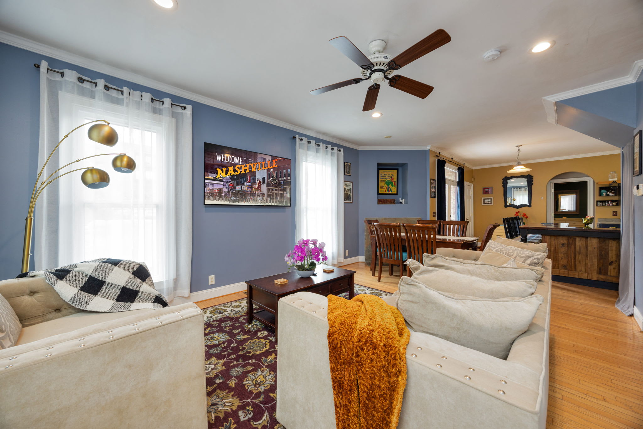 Group House for 10 | Foosball, Fire Pit & 3 Baths - Picture 3