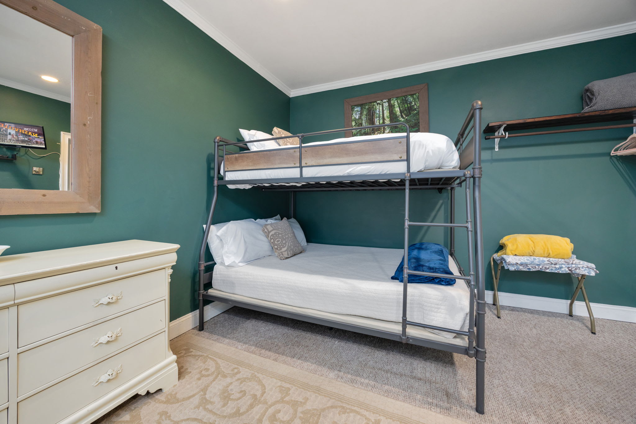 Group House for 10 | Foosball, Fire Pit & 3 Baths - Picture 23