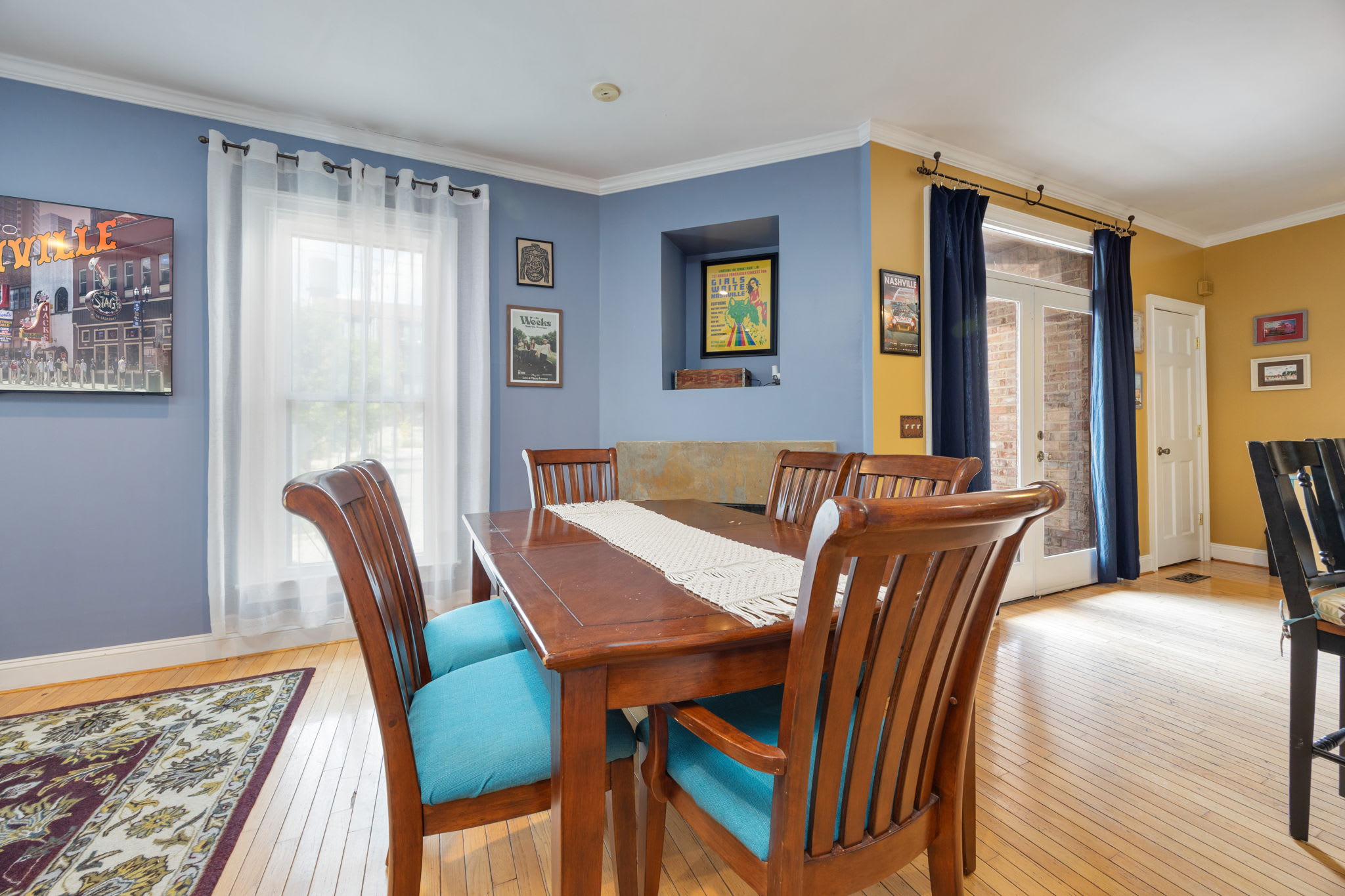 Group House for 10 | Foosball, Fire Pit & 3 Baths - Picture 10