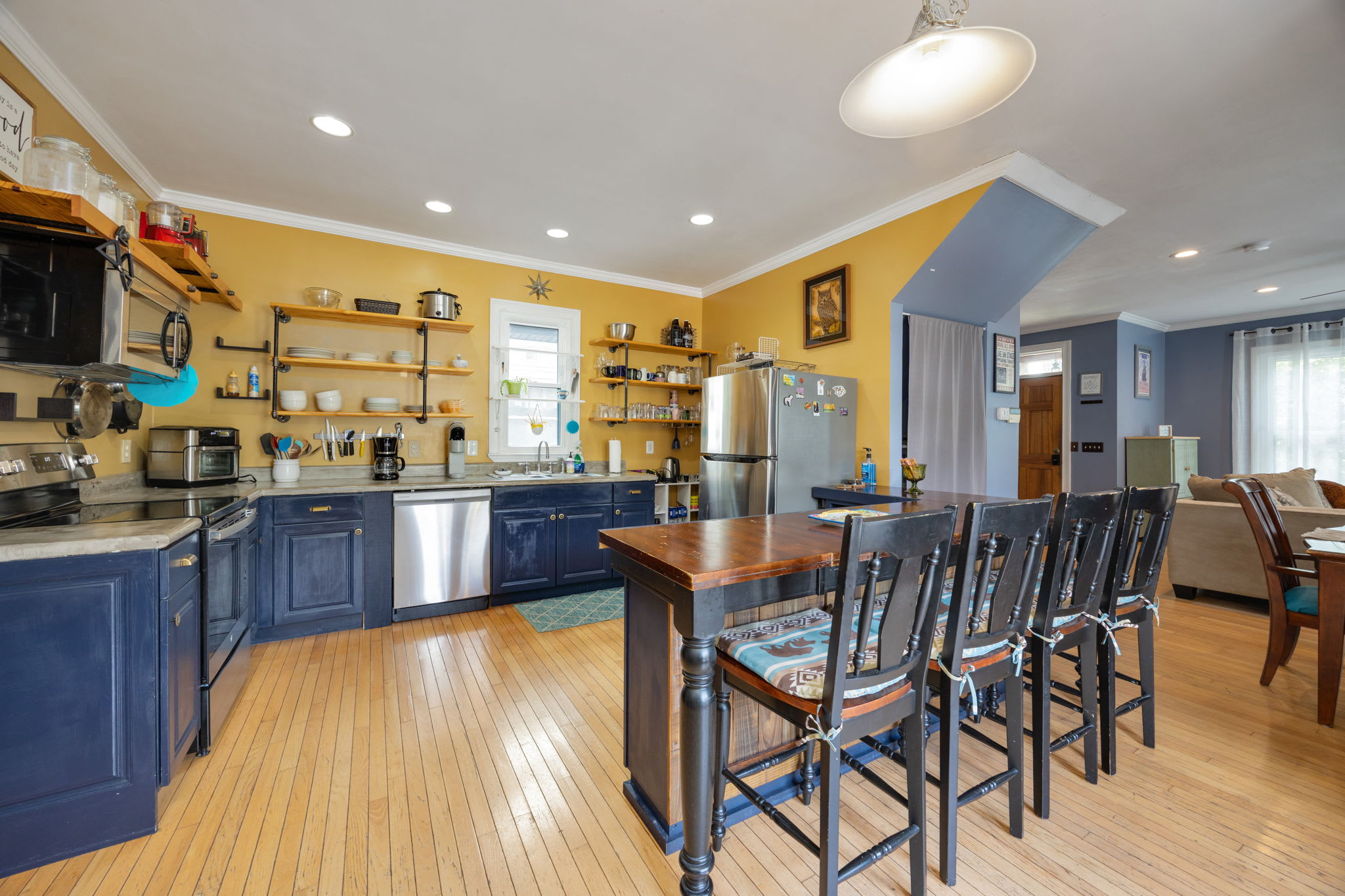 Group House for 10 | Foosball, Fire Pit & 3 Baths - Picture 32