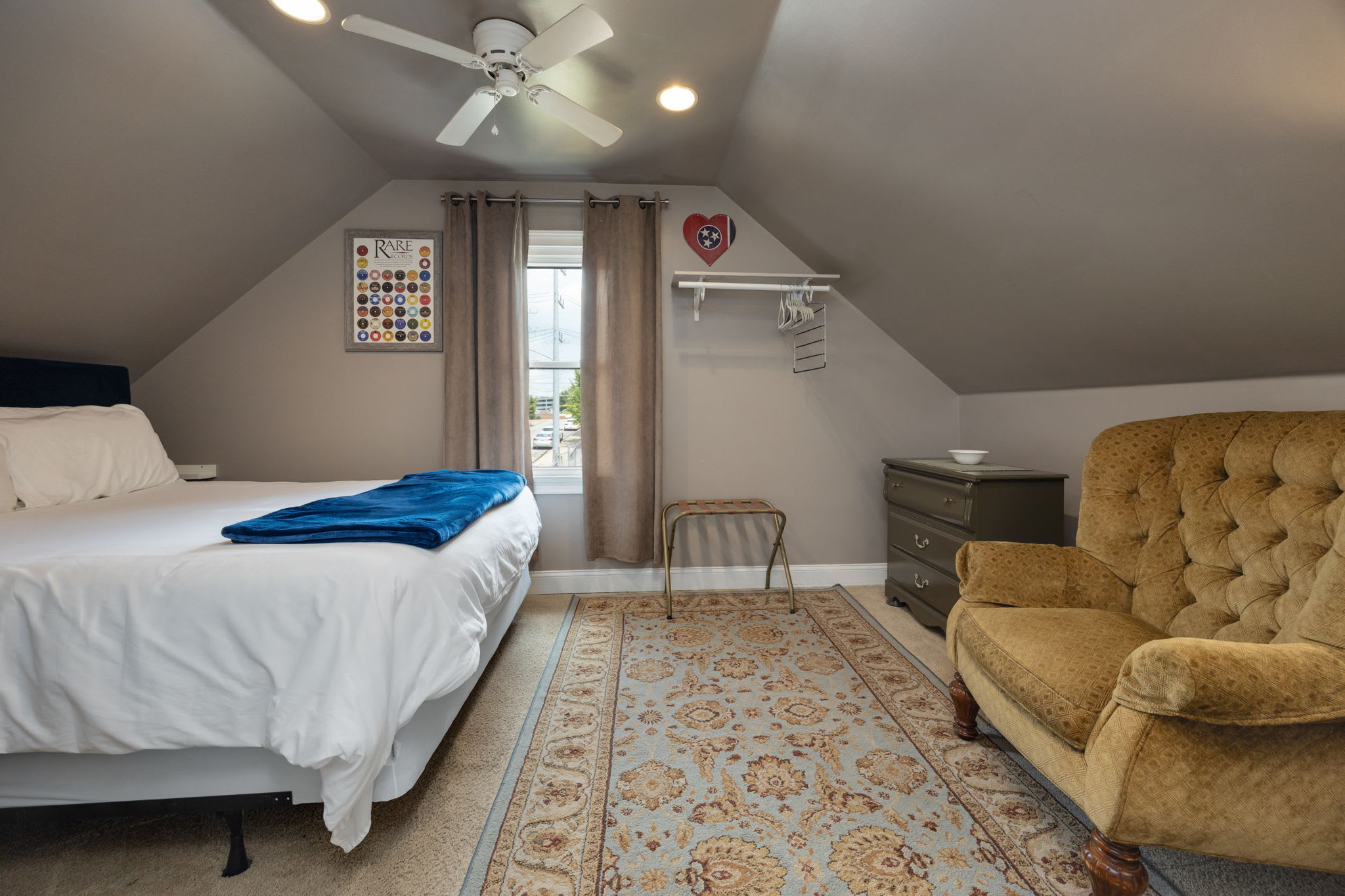 Group House for 10 | Foosball, Fire Pit & 3 Baths - Picture 35