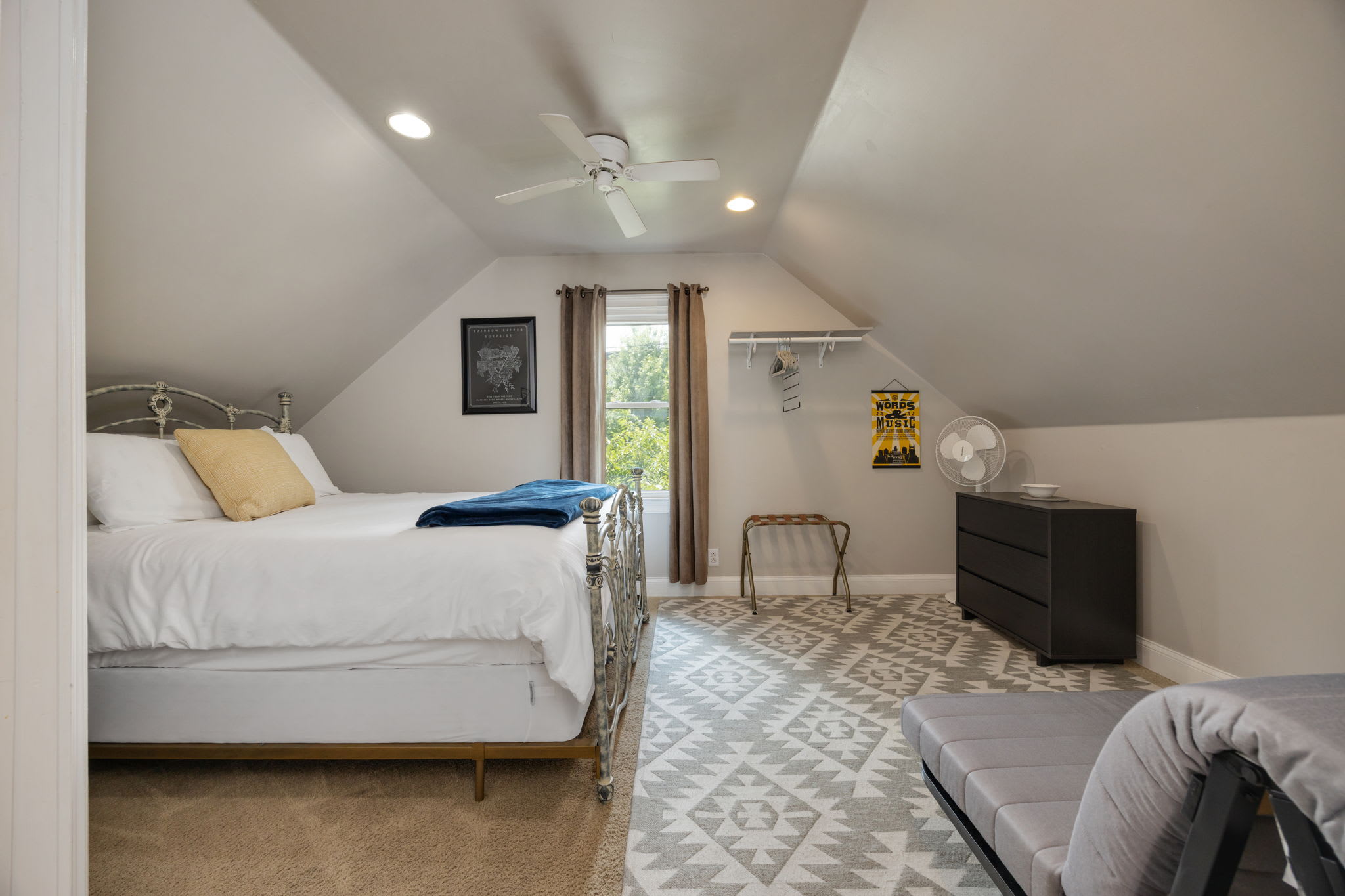 Group House for 10 | Foosball, Fire Pit & 3 Baths - Picture 40