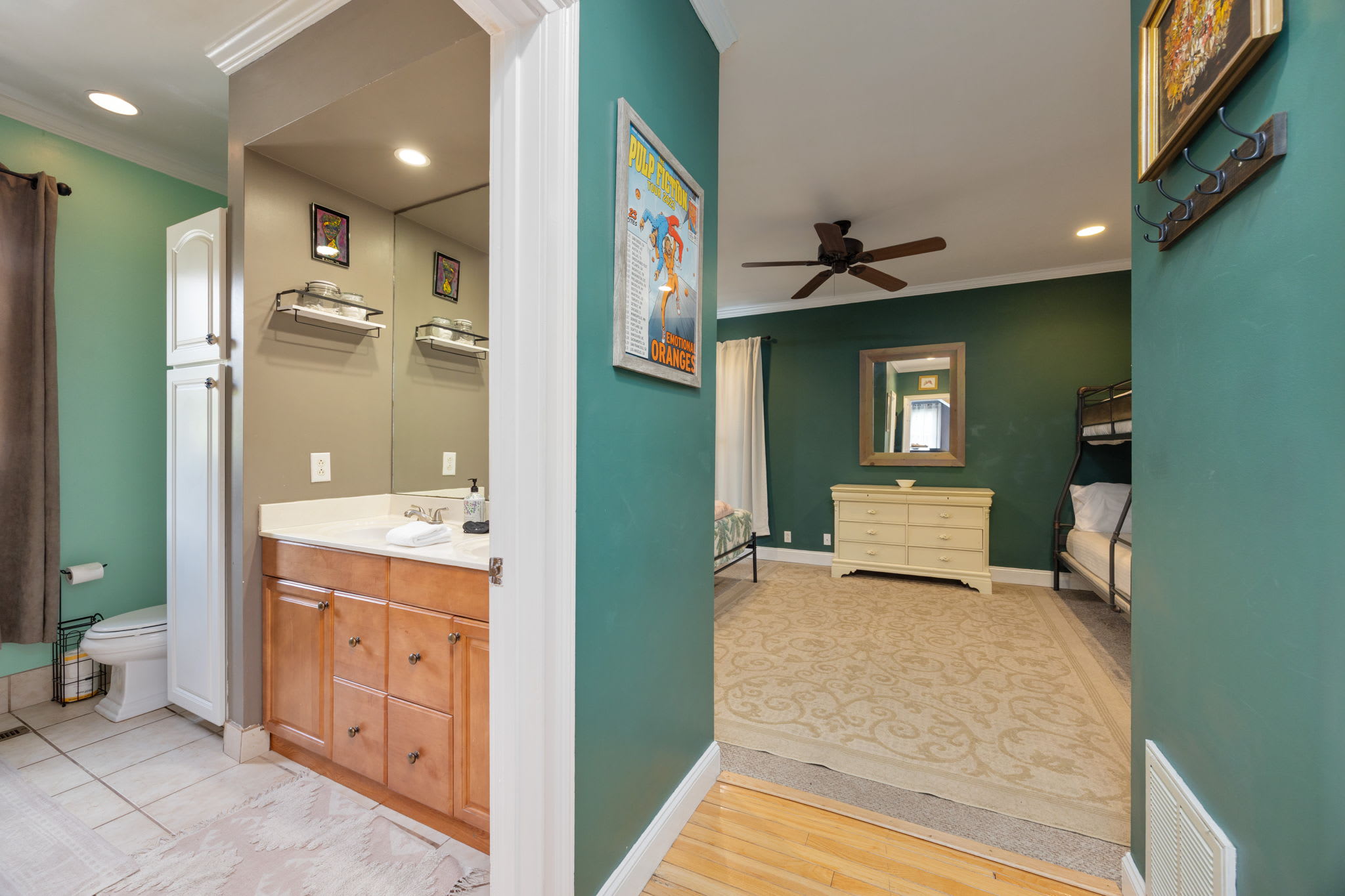 Group House for 10 | Foosball, Fire Pit & 3 Baths - Picture 41