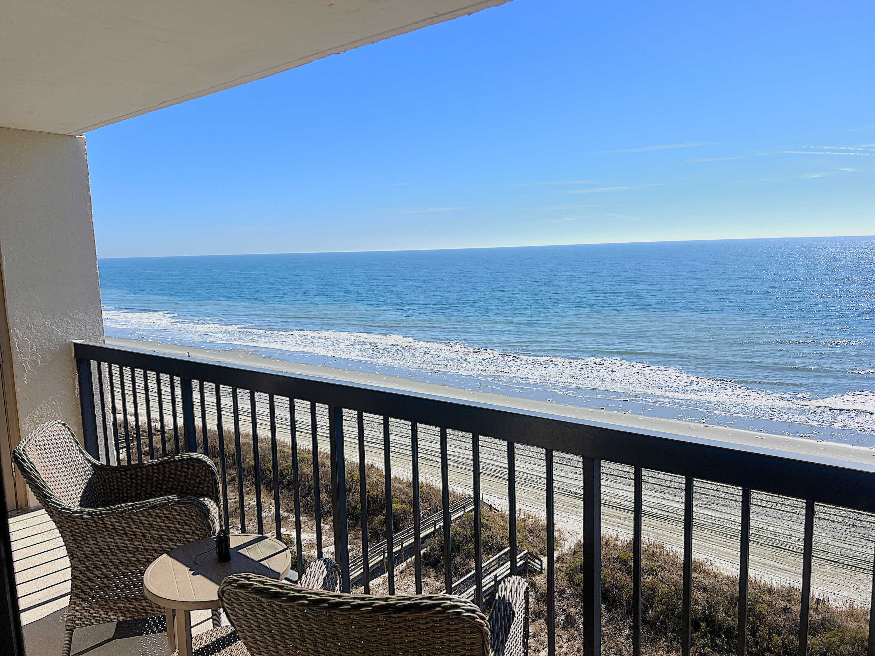 "The Salty Compass" 3 BR Ocean Front in Windy Hill