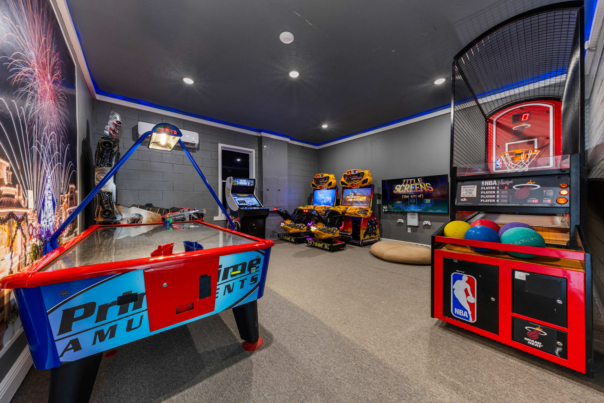 Happiest Home on Earth - Custom Pirate & Nature Bunks, 8 King Suites, Theater & Pool 6