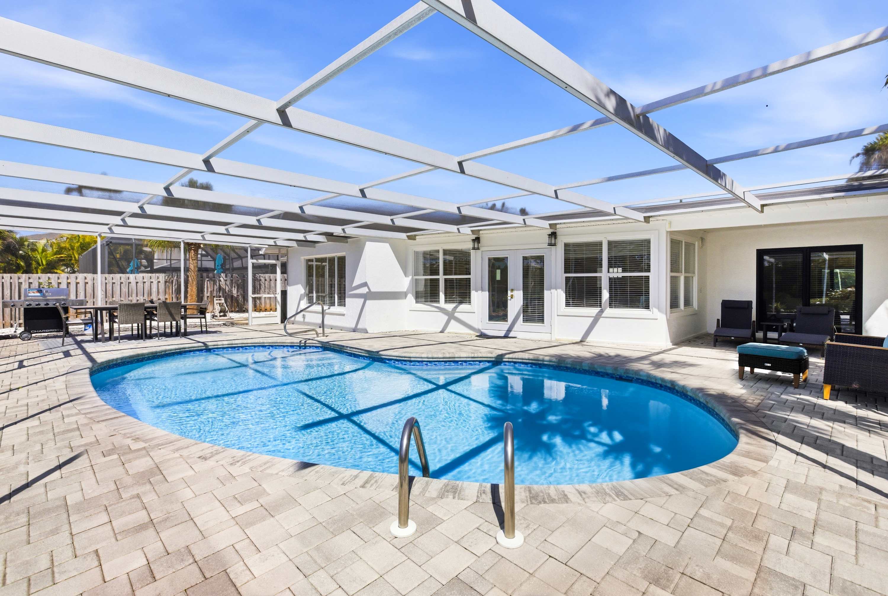 4BR Getaway Near Beach & Village  Sleeps 10 - Foto 31