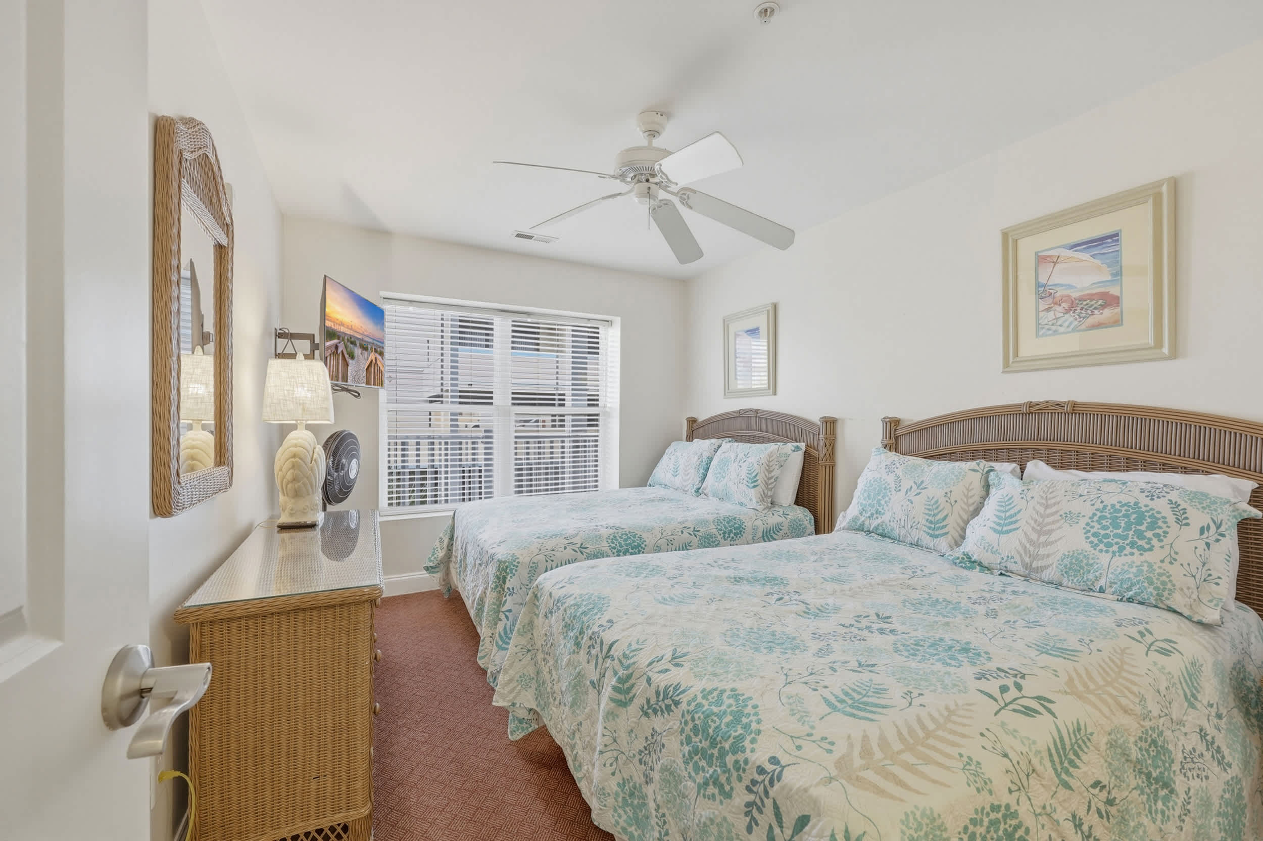 Tropical Tide Large Group Beach Retreat Sleeps 24
