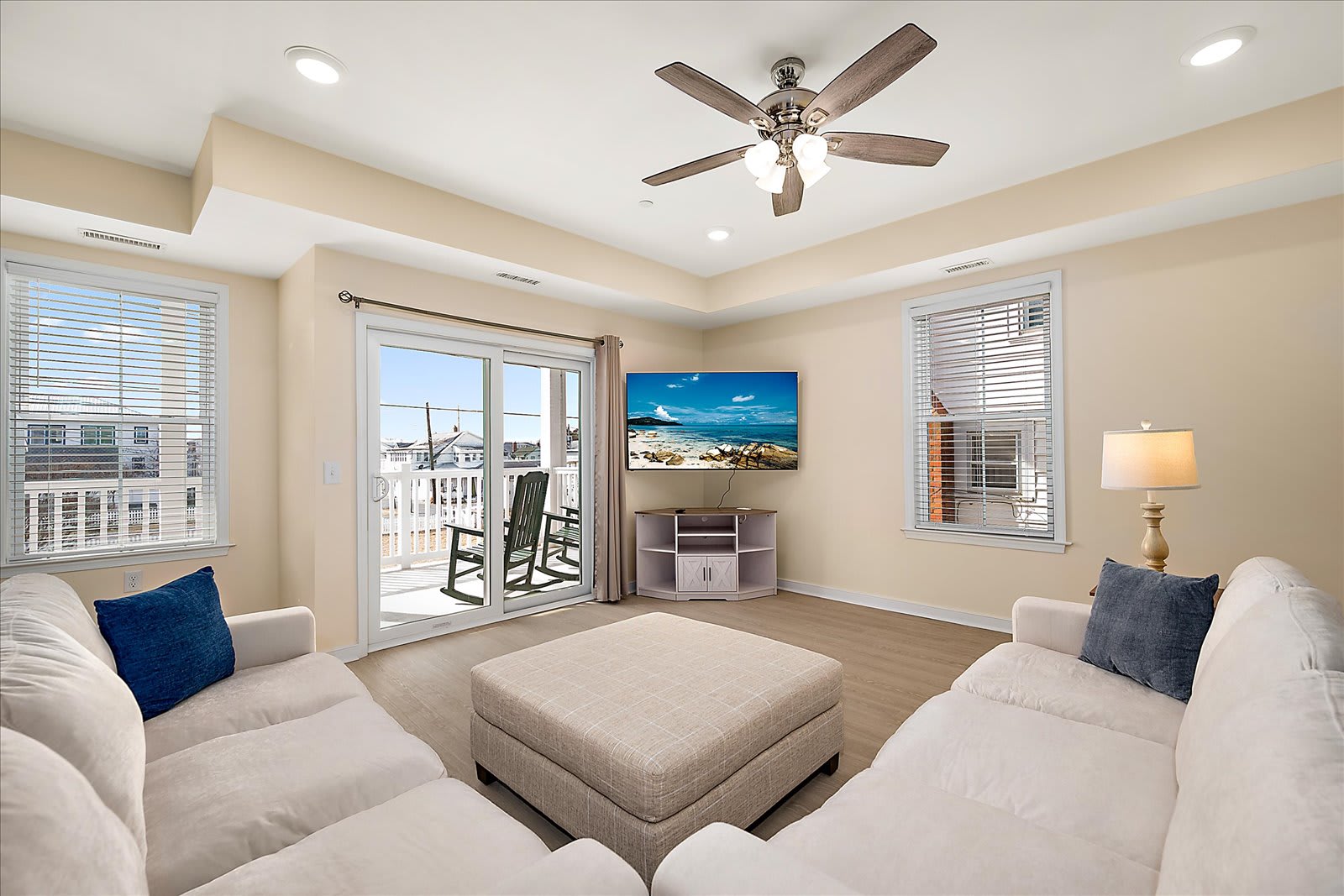 Downtown Condo Steps from the Beach and Boardwalk | Photo 2