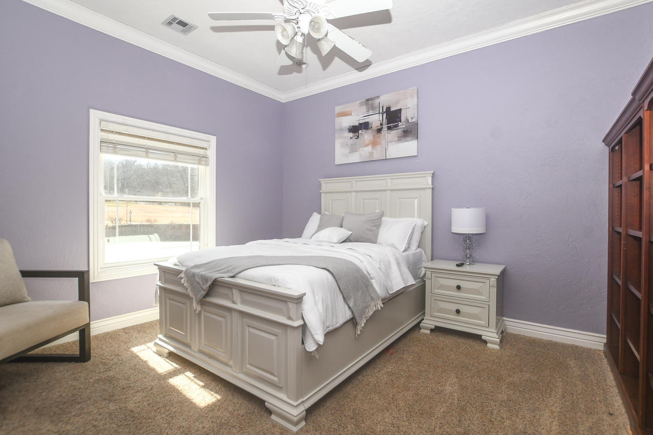 Bed 4 w/ Jack & Jill bath and private vanity
