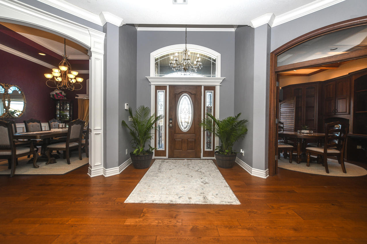 Entry/ Formal Dining/ Study