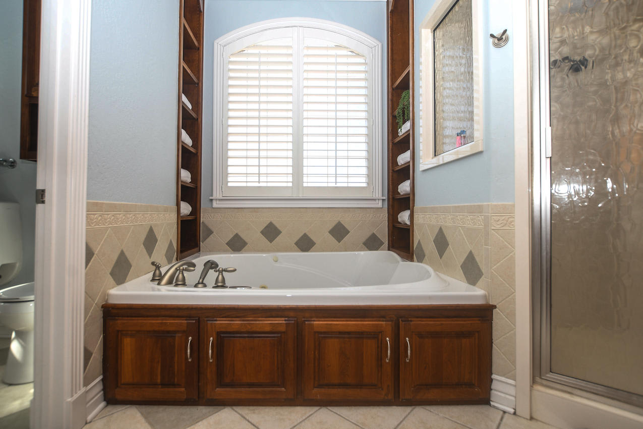 Master Bath/ On Suite