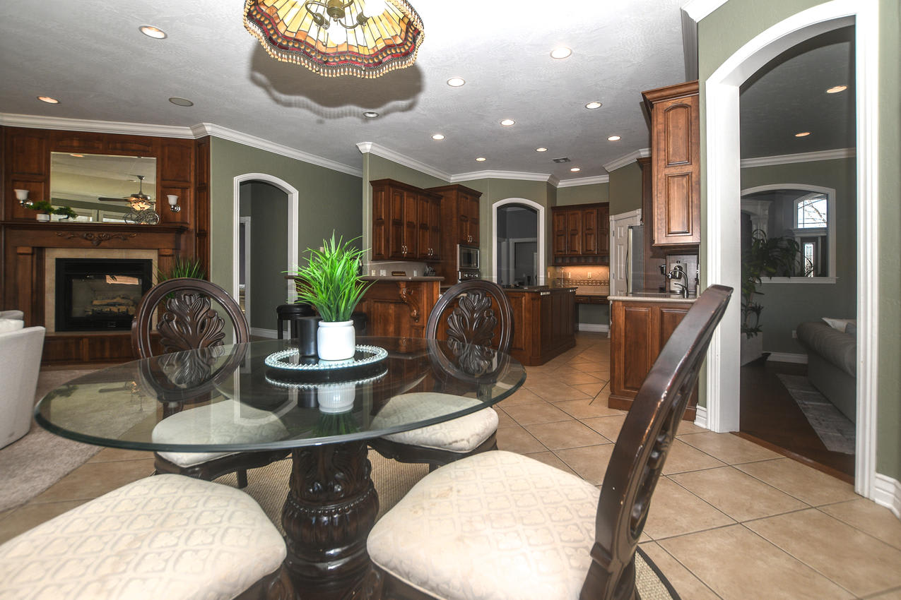 Dining/ Kitchen/ Family Room