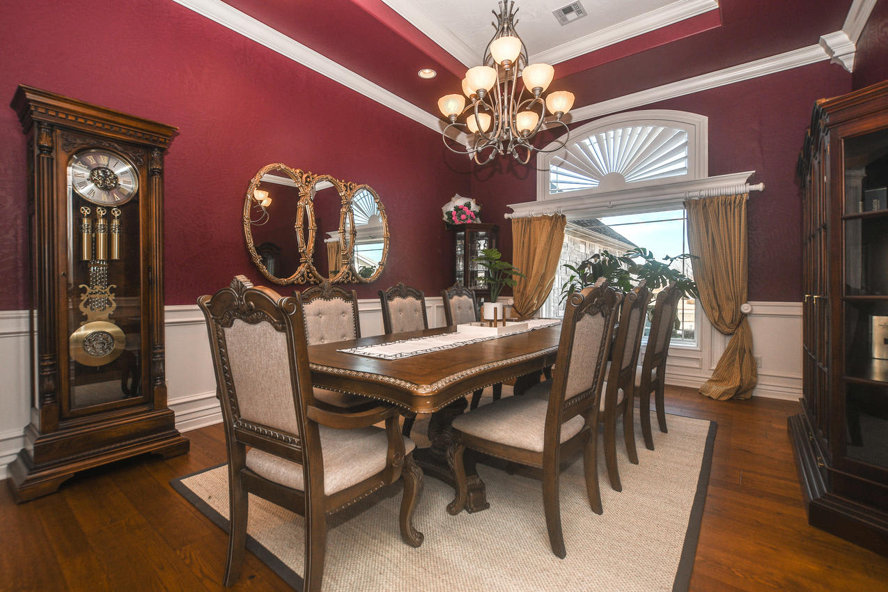 Formal Dining