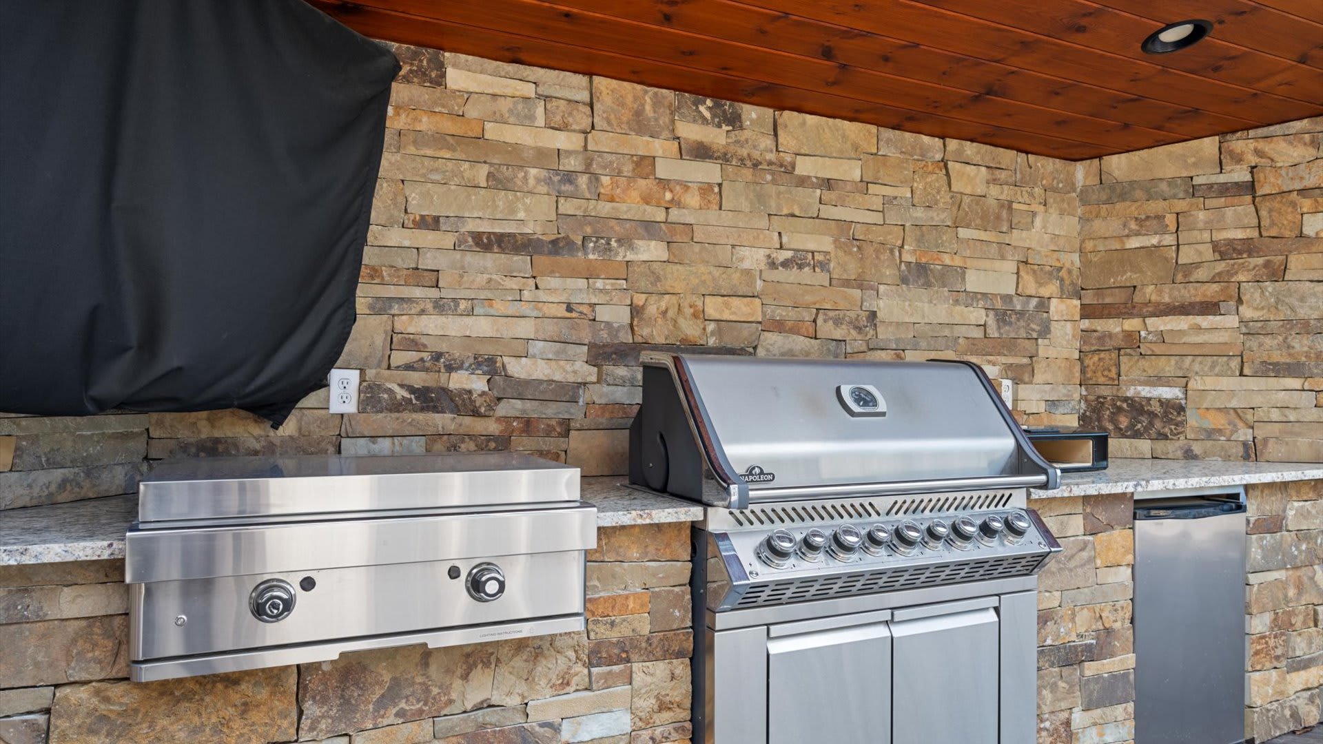 New! Unbelievable Views! Gourmet Kitchen! Firepit!