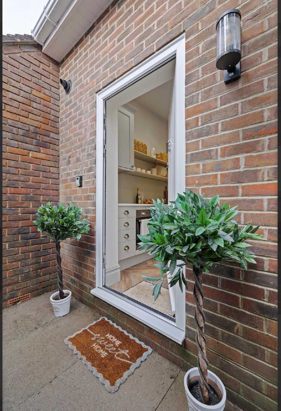 Private entrance to the annexe.