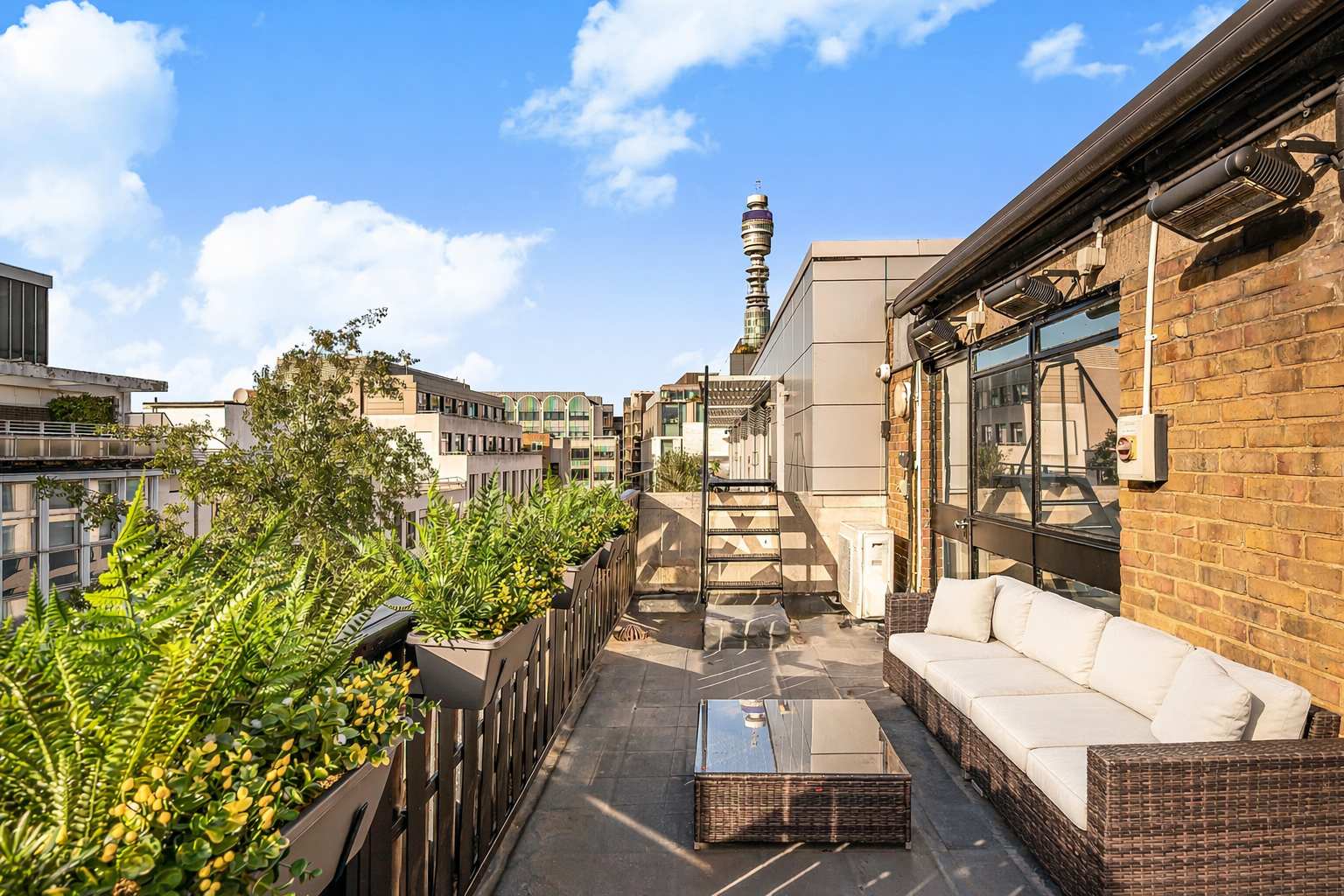 View Central 2-Bed Flat | Terrace + AC | Sleeps 6 Central 2-Bed Flat | Terrace + AC | Sleeps 6 serviced apartment - UK - VivreStays