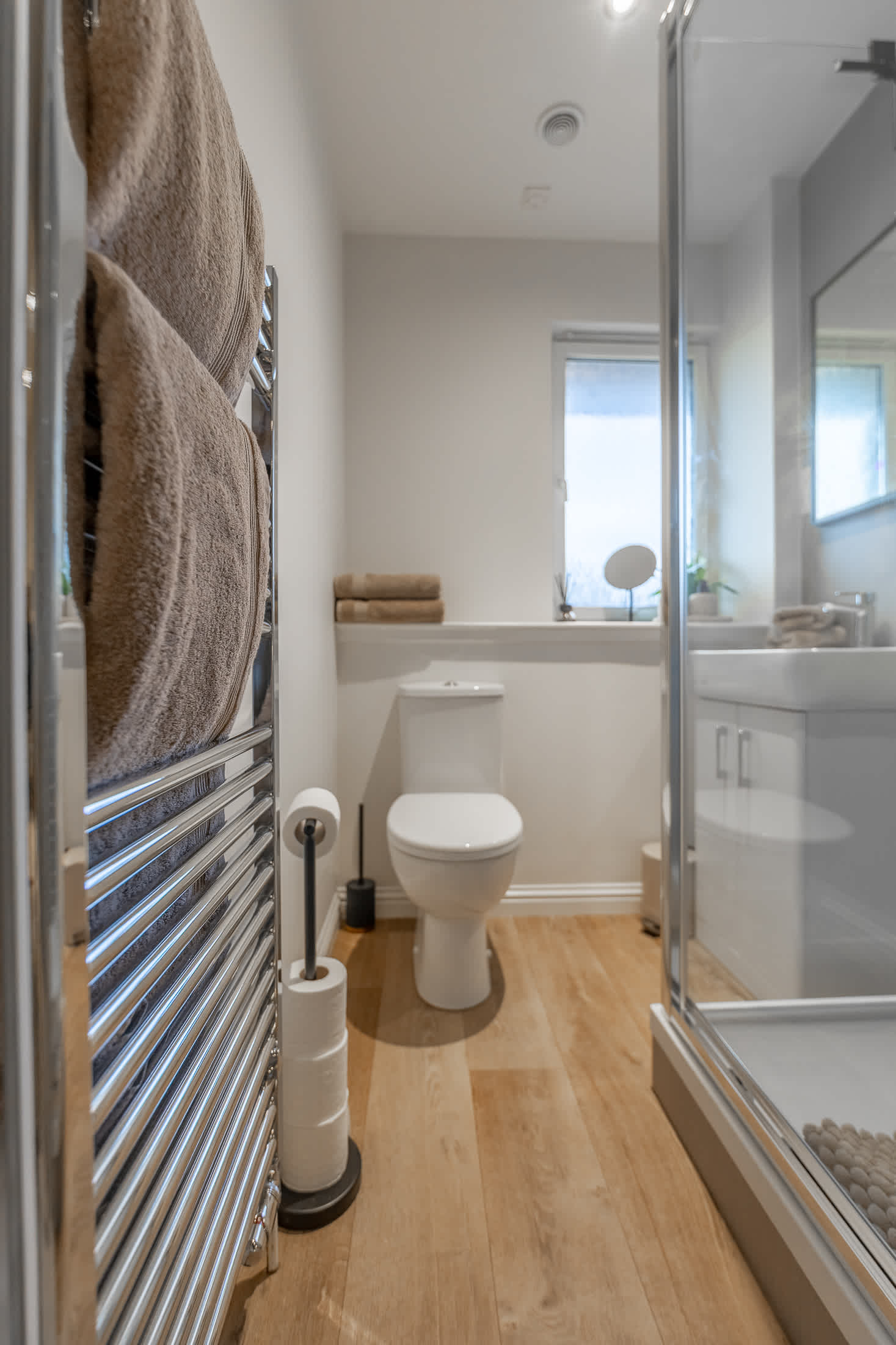 View Stylish 2-BR Apt | Parking & Wi-Fi | Sleeps 4 in 5 Riverside Gardens IV3 5TB Stylish 2-BR Apt | Parking & Wi-Fi | Sleeps 4 in 5 Riverside Gardens IV3 5TB - Property image 12 - VivreStays