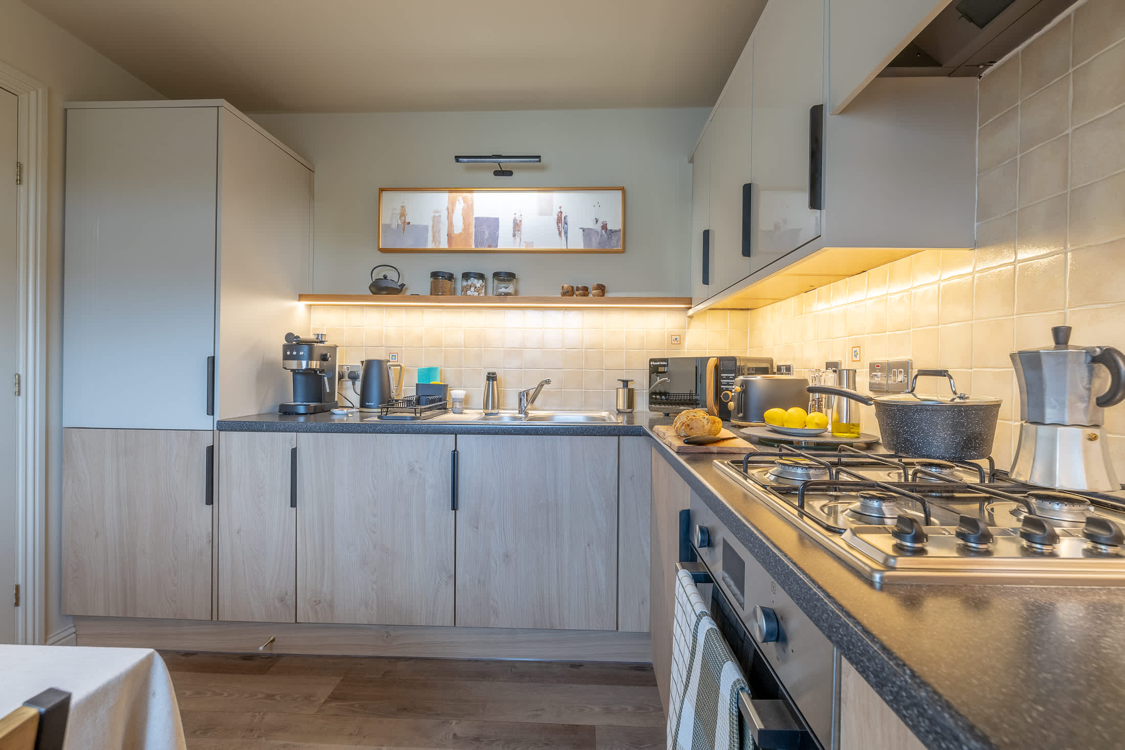 View Stylish 2-BR Apt | Parking & Wi-Fi | Sleeps 4 in 5 Riverside Gardens IV3 5TB Stylish 2-BR Apt | Parking & Wi-Fi | Sleeps 4 in 5 Riverside Gardens IV3 5TB - Property image 20 - VivreStays