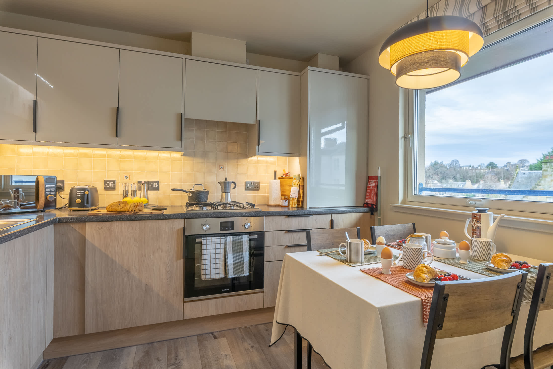 View Stylish 2-BR Apt | Parking & Wi-Fi | Sleeps 4 in 5 Riverside Gardens IV3 5TB Stylish 2-BR Apt | Parking & Wi-Fi | Sleeps 4 in 5 Riverside Gardens IV3 5TB - Property image 21 - VivreStays