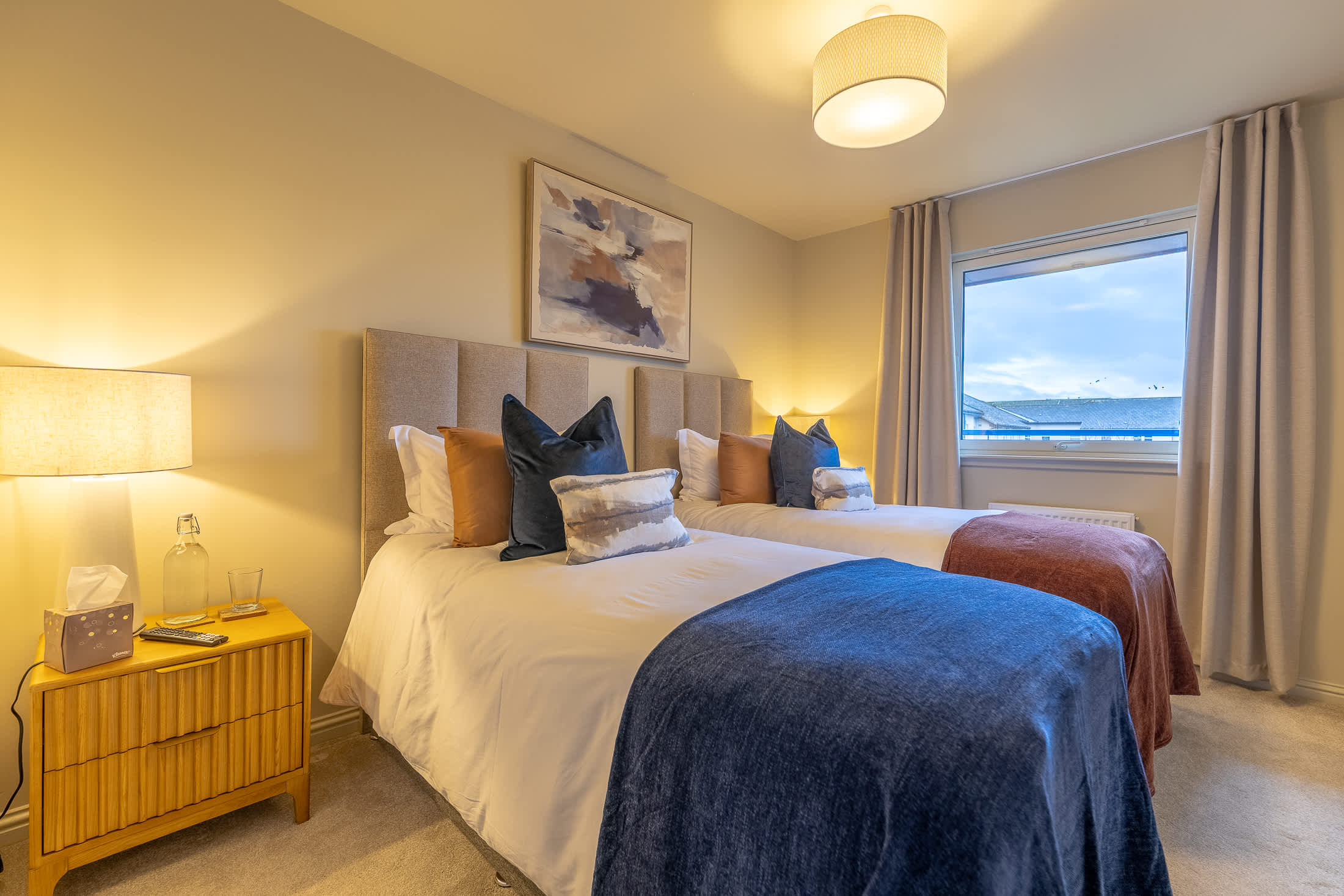 View Stylish 2-BR Apt | Parking & Wi-Fi | Sleeps 4 in 5 Riverside Gardens IV3 5TB Stylish 2-BR Apt | Parking & Wi-Fi | Sleeps 4 in 5 Riverside Gardens IV3 5TB - Property image 16 - VivreStays