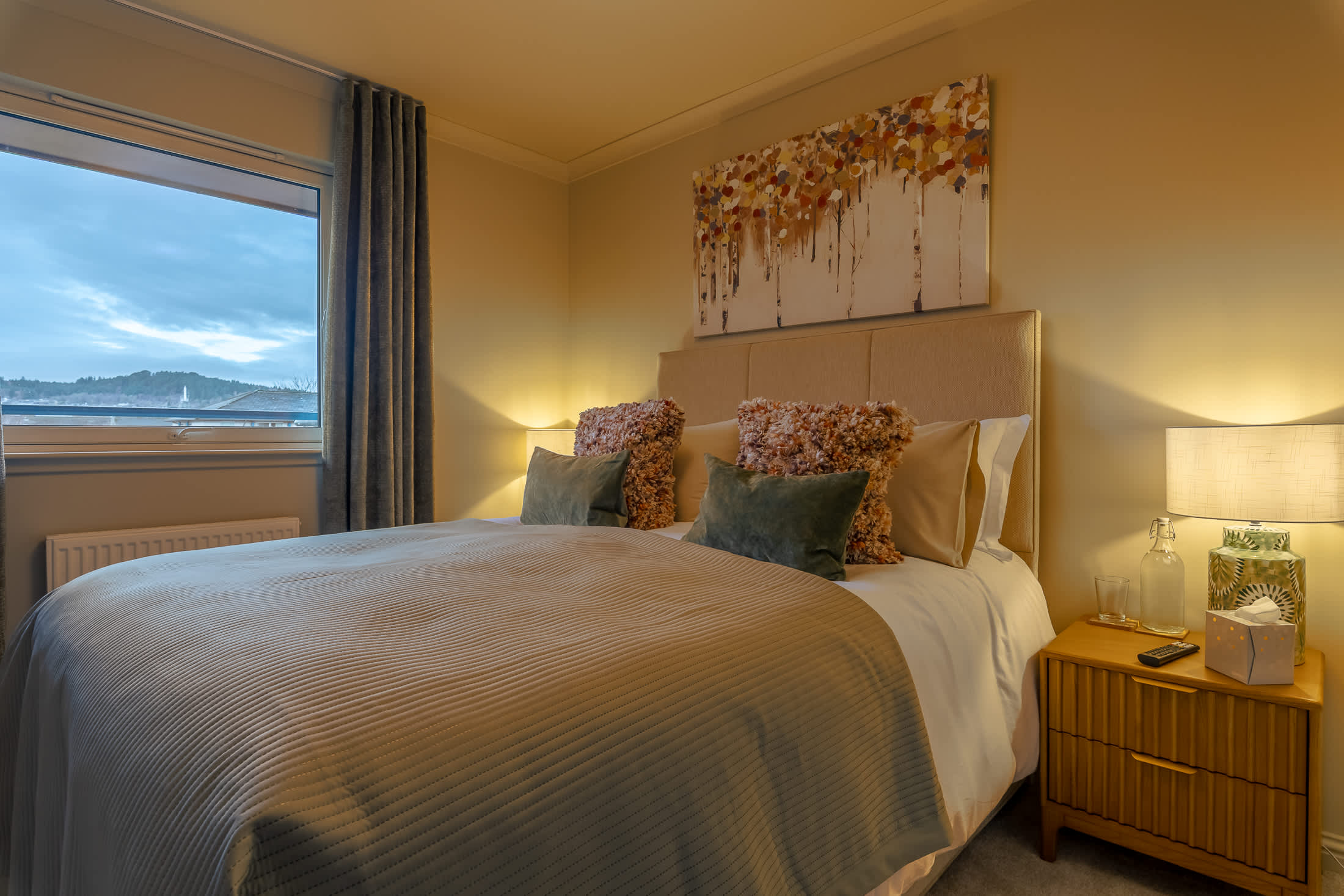 View Stylish 2-BR Apt | Parking & Wi-Fi | Sleeps 4 in 5 Riverside Gardens IV3 5TB Stylish 2-BR Apt | Parking & Wi-Fi | Sleeps 4 in 5 Riverside Gardens IV3 5TB - Property image 3 - VivreStays