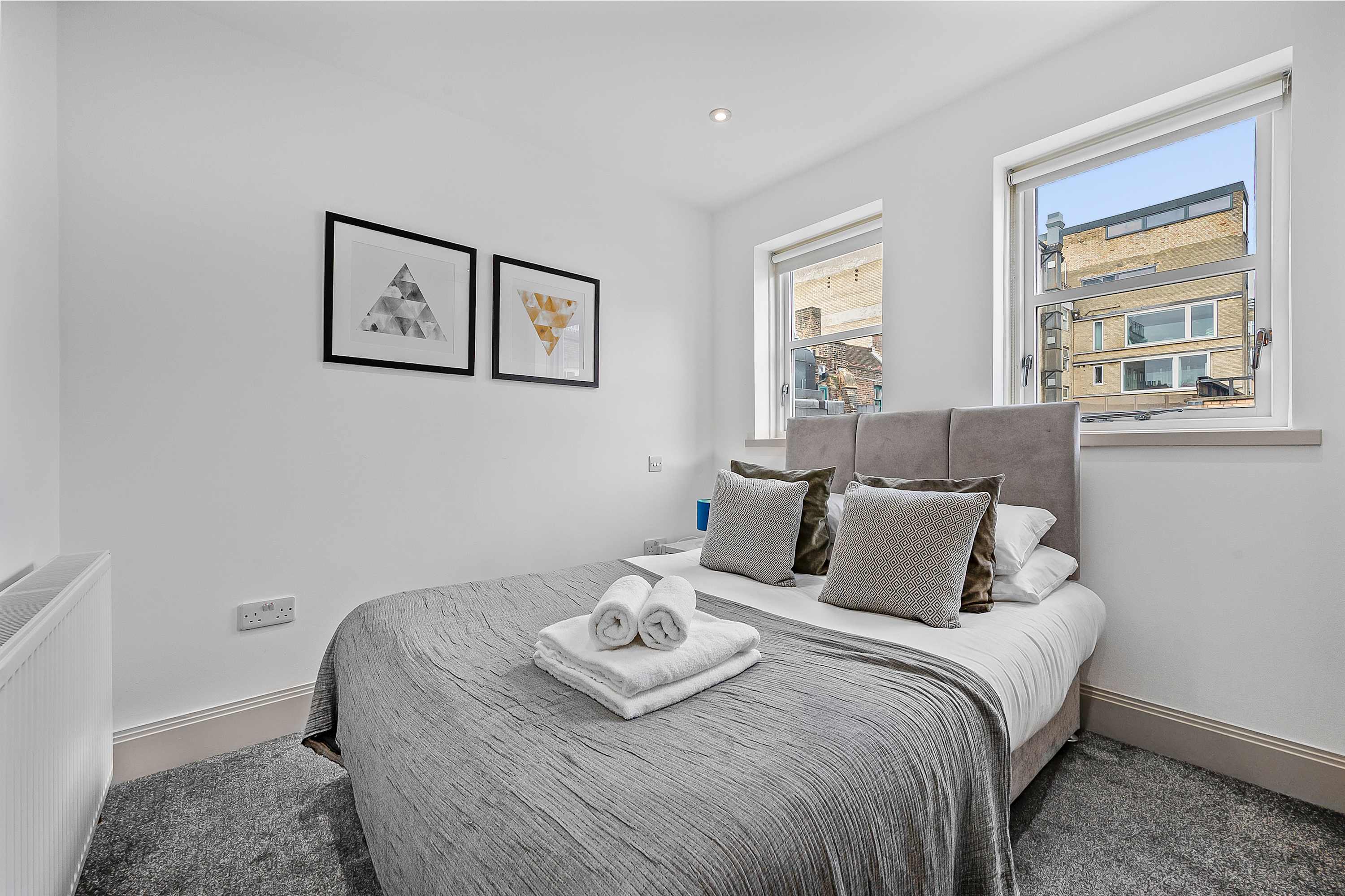 Bright 1-Bed Soho Flat - Sleeps 4 - Workspace in Bateman Street, 3 W1D - Property image 7 - VivreStays