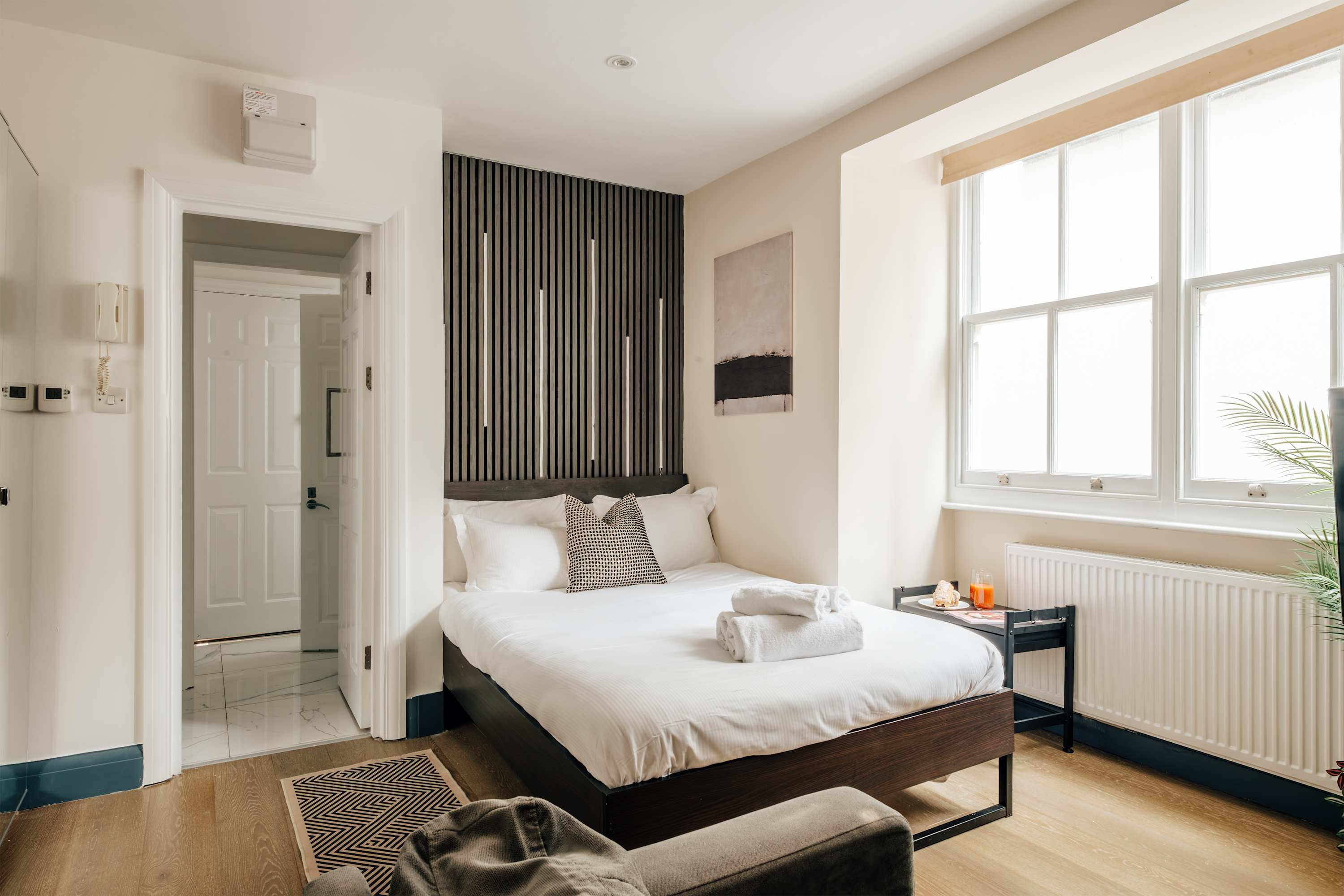 Luxury Studio near Harrods & Knightsbridge in Beaufort Gardens 36 SW3 1PW - Property image 2 - VivreStays
