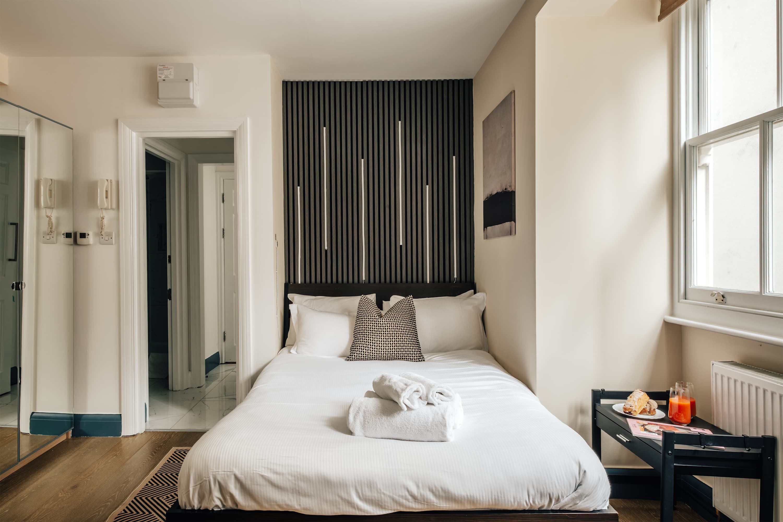 Luxury Studio near Harrods & Knightsbridge in Beaufort Gardens 36 SW3 1PW - Property image 4 - VivreStays