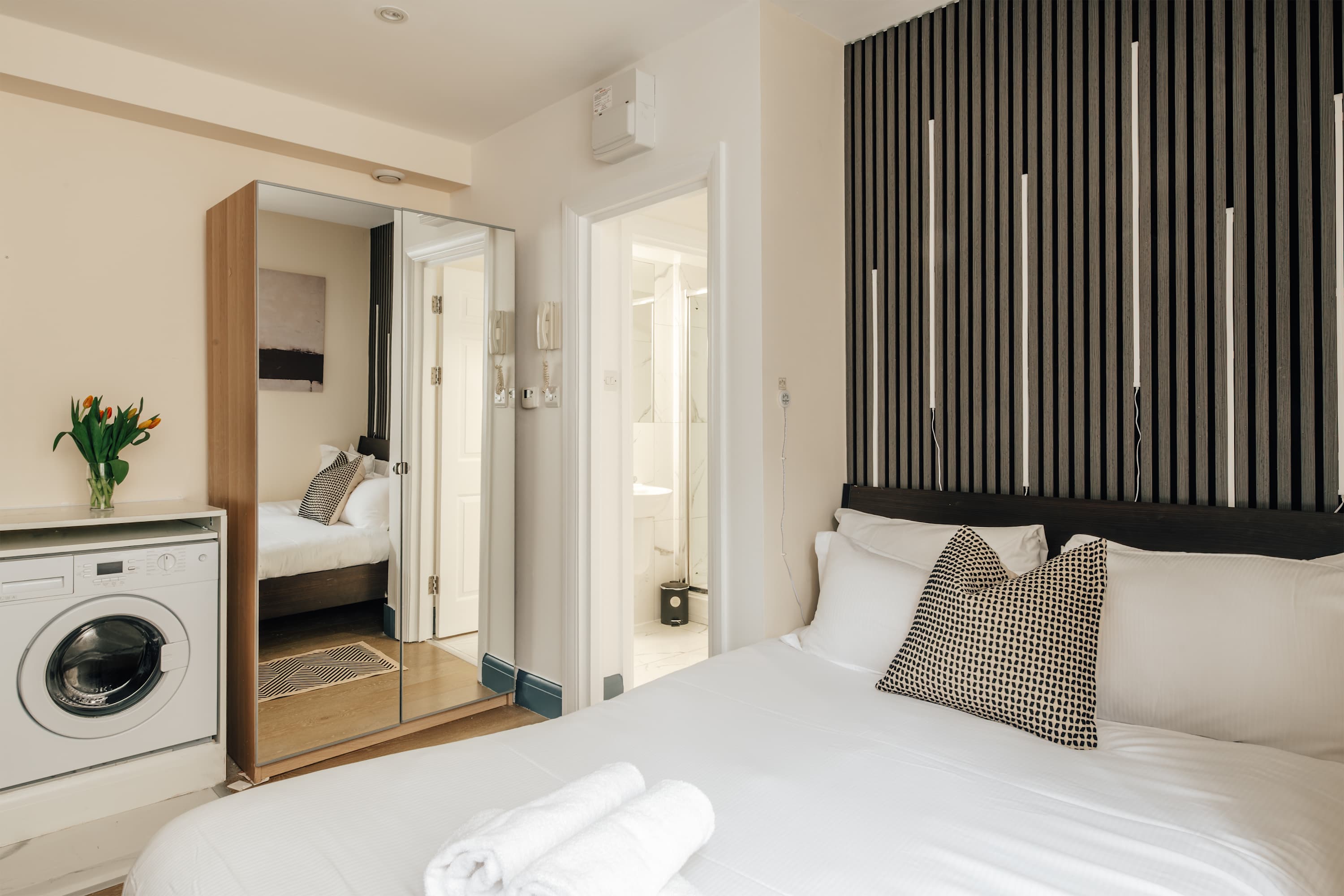 Luxury Studio near Harrods & Knightsbridge in Beaufort Gardens 36 SW3 1PW - Property image 5 - VivreStays
