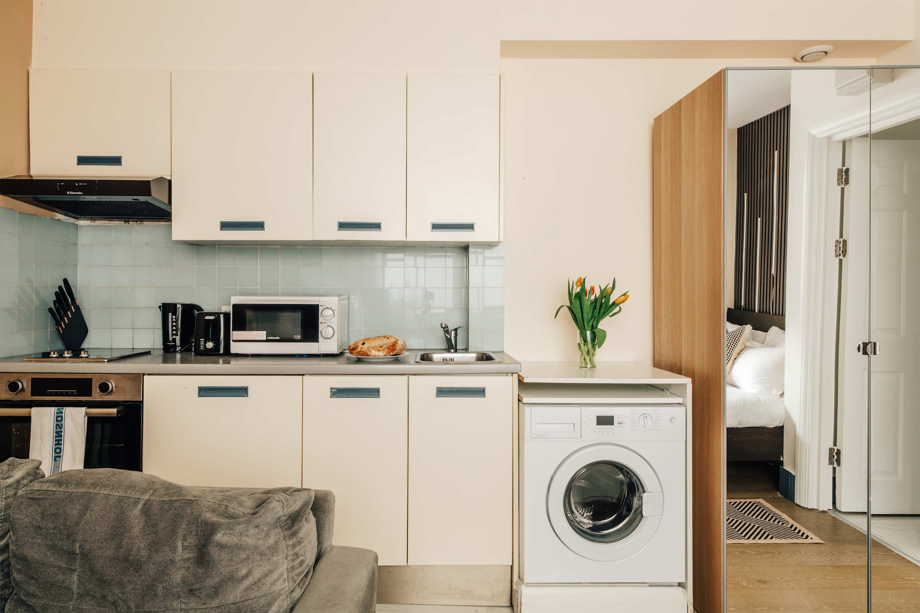 Luxury Studio near Harrods & Knightsbridge in Beaufort Gardens 36 SW3 1PW - Property image 15 - VivreStays