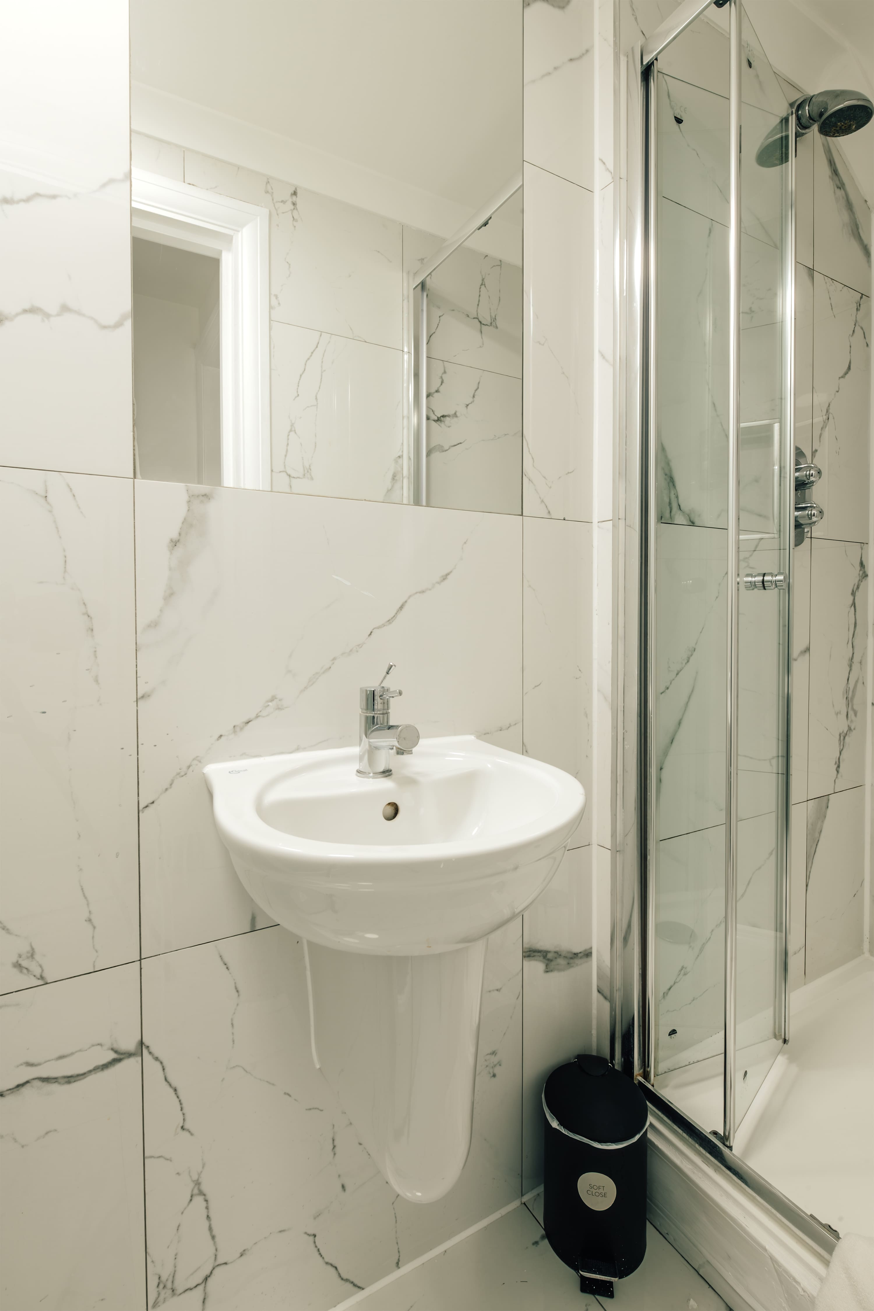 Luxury Studio near Harrods & Knightsbridge in Beaufort Gardens 36 SW3 1PW - Property image 16 - VivreStays