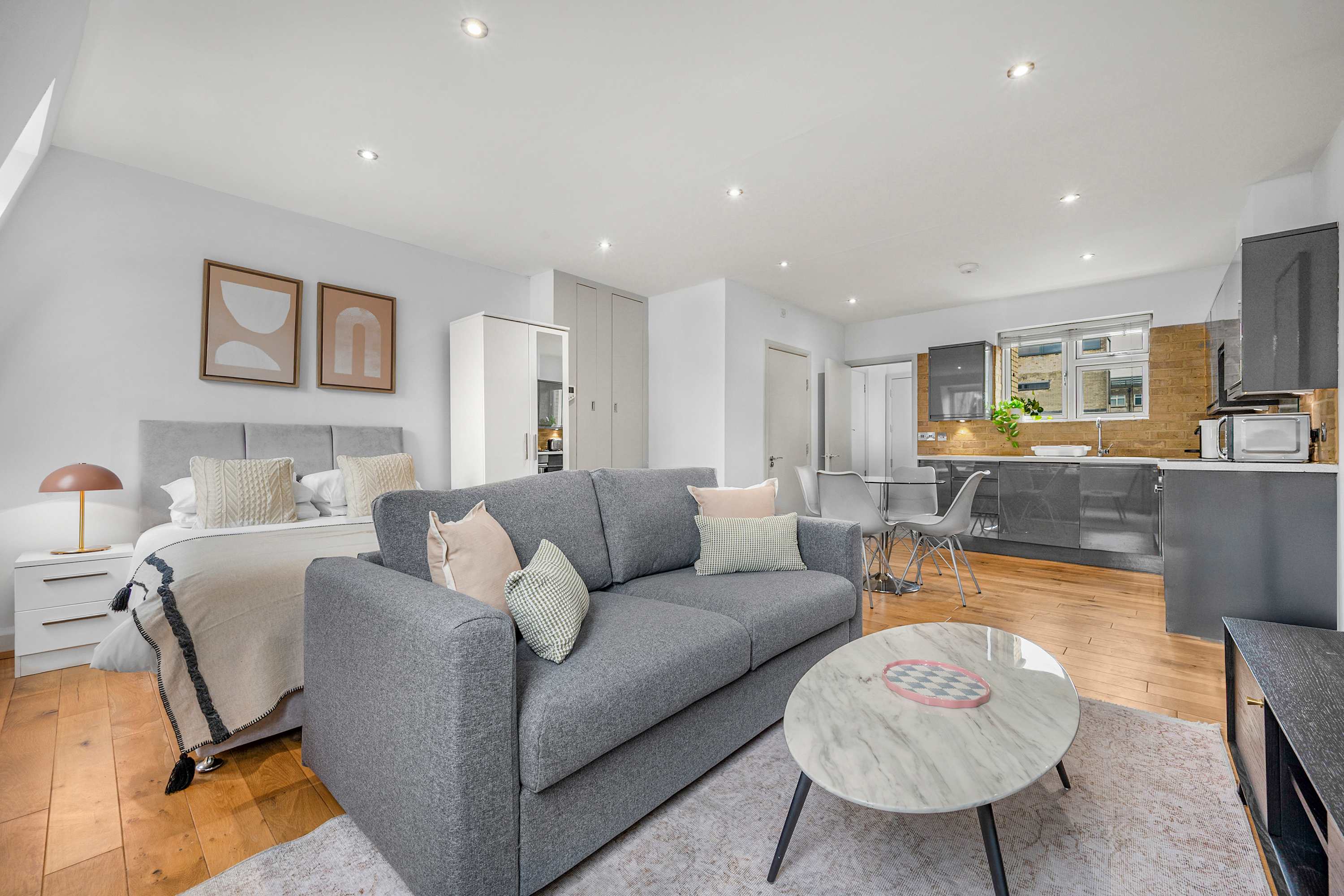 View Skylit Top-Floor Studio - Soho - Sleeps 4 Skylit Top-Floor Studio - Soho - Sleeps 4 serviced apartment - UK - VivreStays