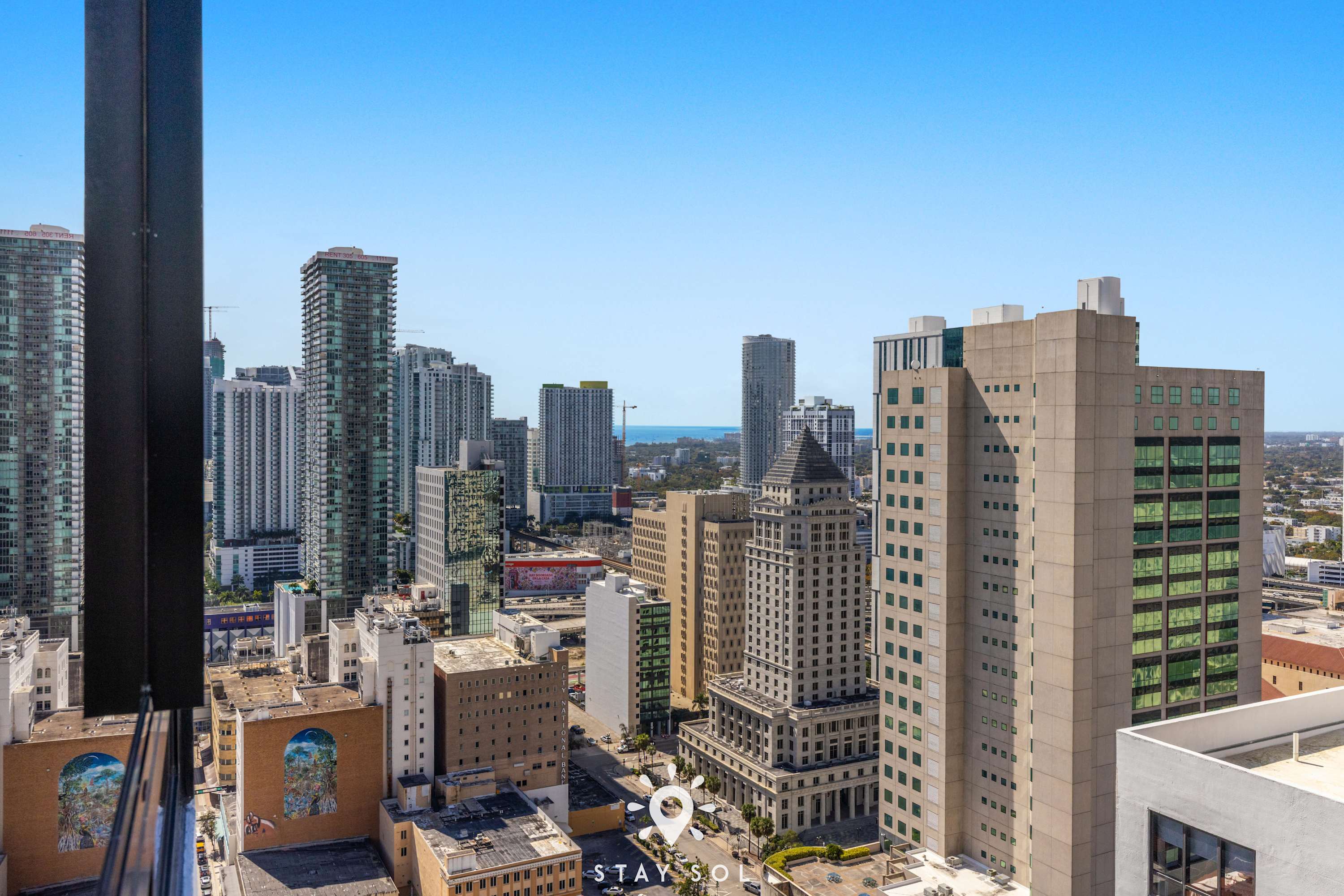 Skyline Views and Smart Luxury 2BR Apt in Miami