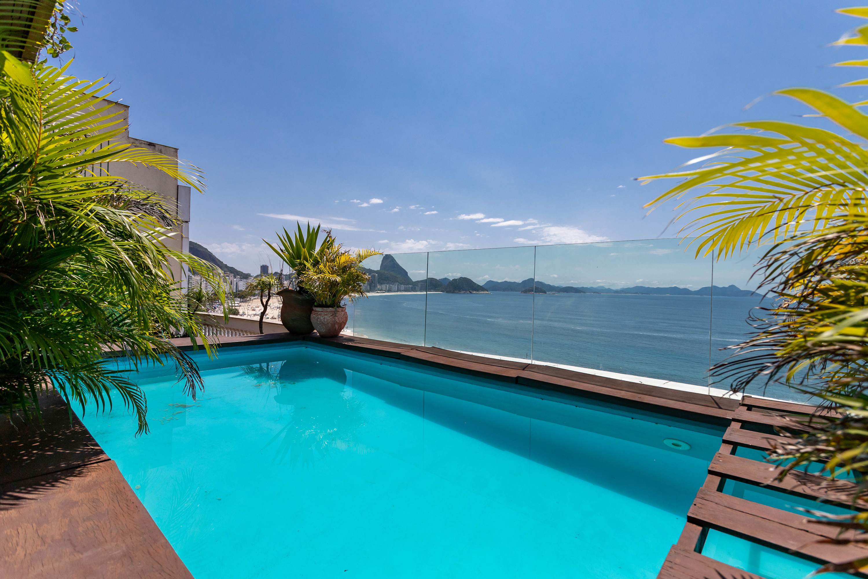 ADV002 Bali de Janeiro on Copacbana’s beach for 6