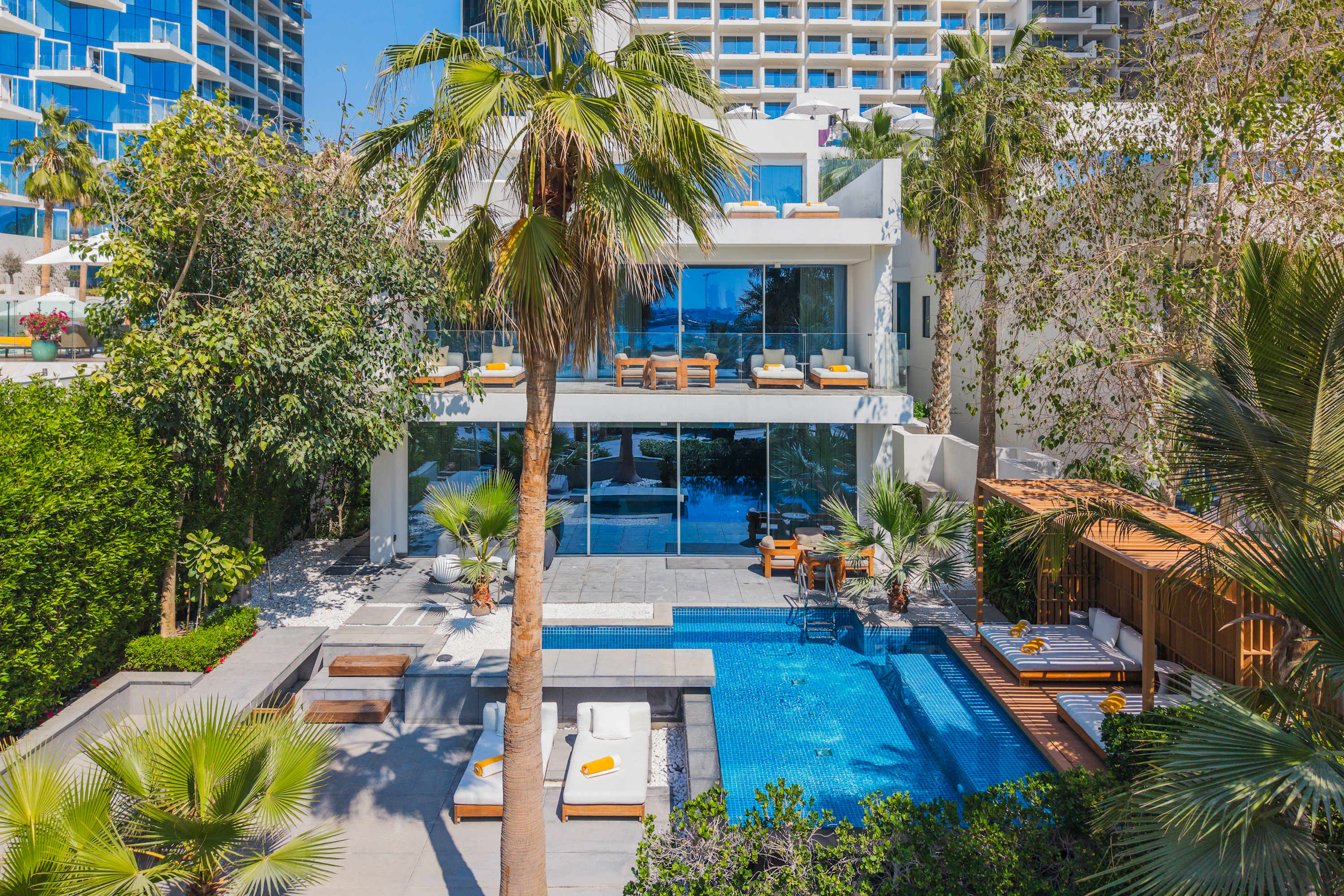 FIVE Palm Beachfront Villa -Private Pool & Jacuzzi — Dubai, Dubai — vacation rental